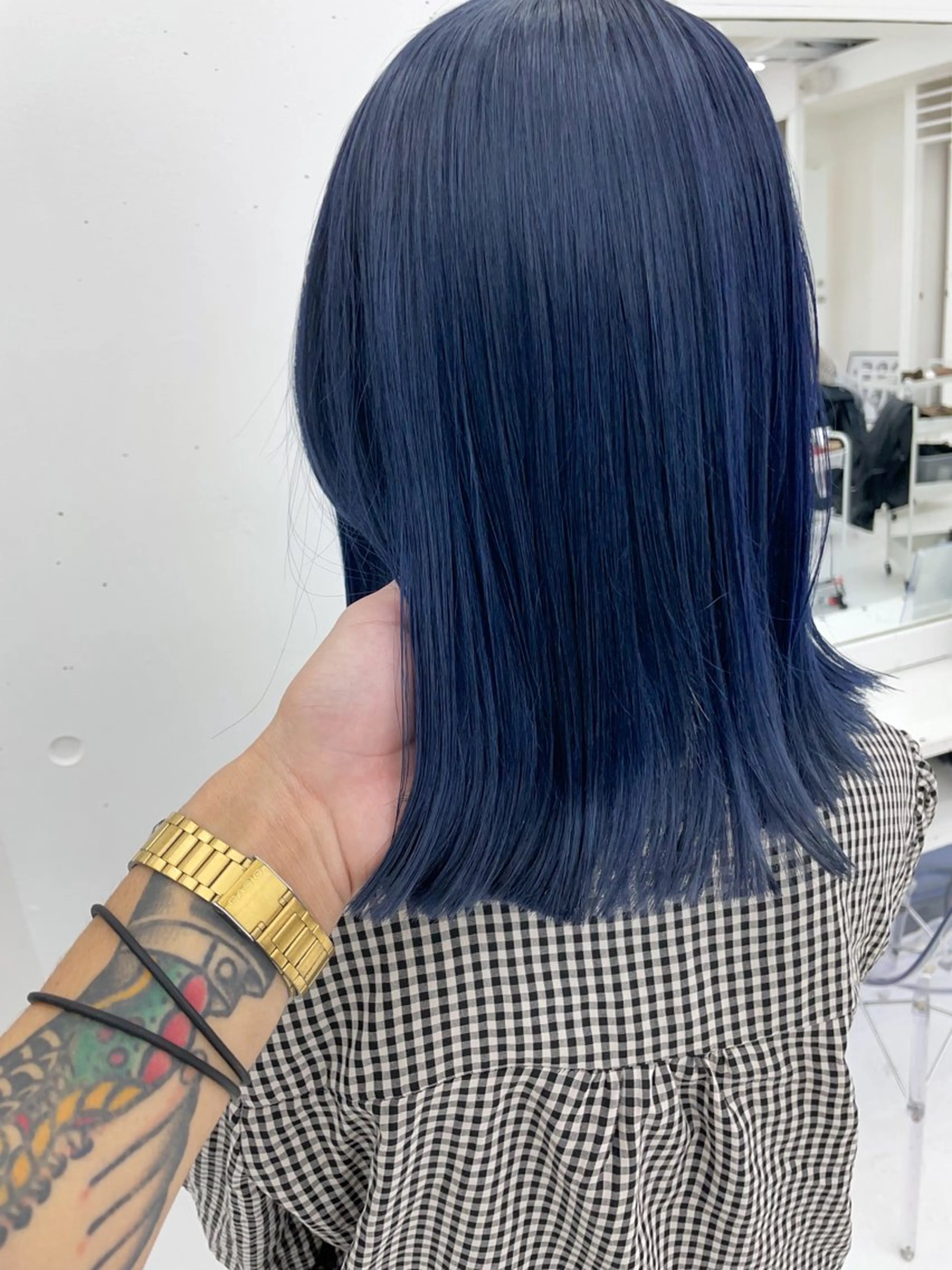 ミディアム カラー アッシュ 黒髪 ブリーチ ブルーカラー ブルーブラック muscali♡ 原宿.表参道のヘアスタイル