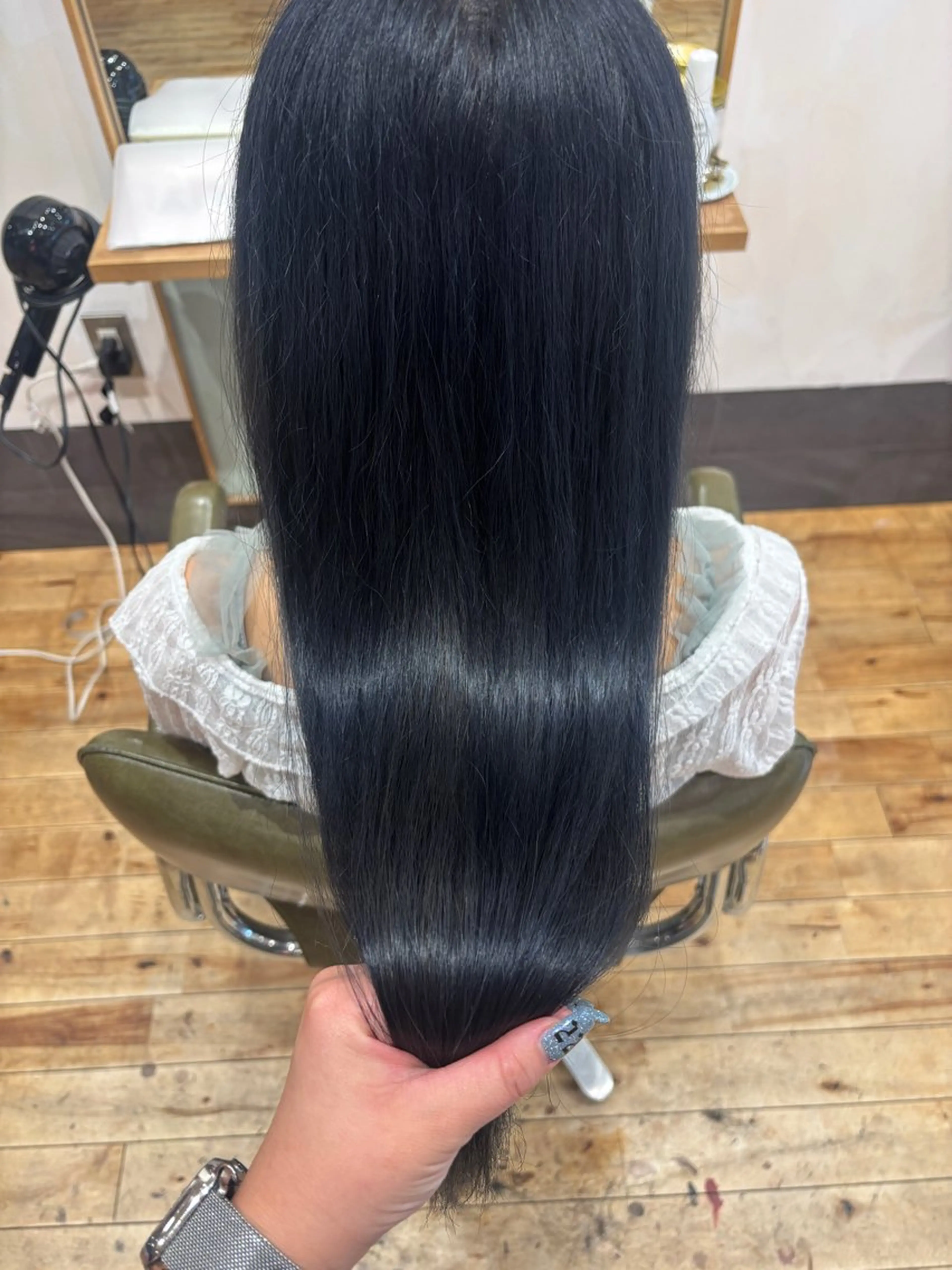 ロング トリートメント ️🩵RINKA/ ハイトーンカラー🩵のヘアスタイル