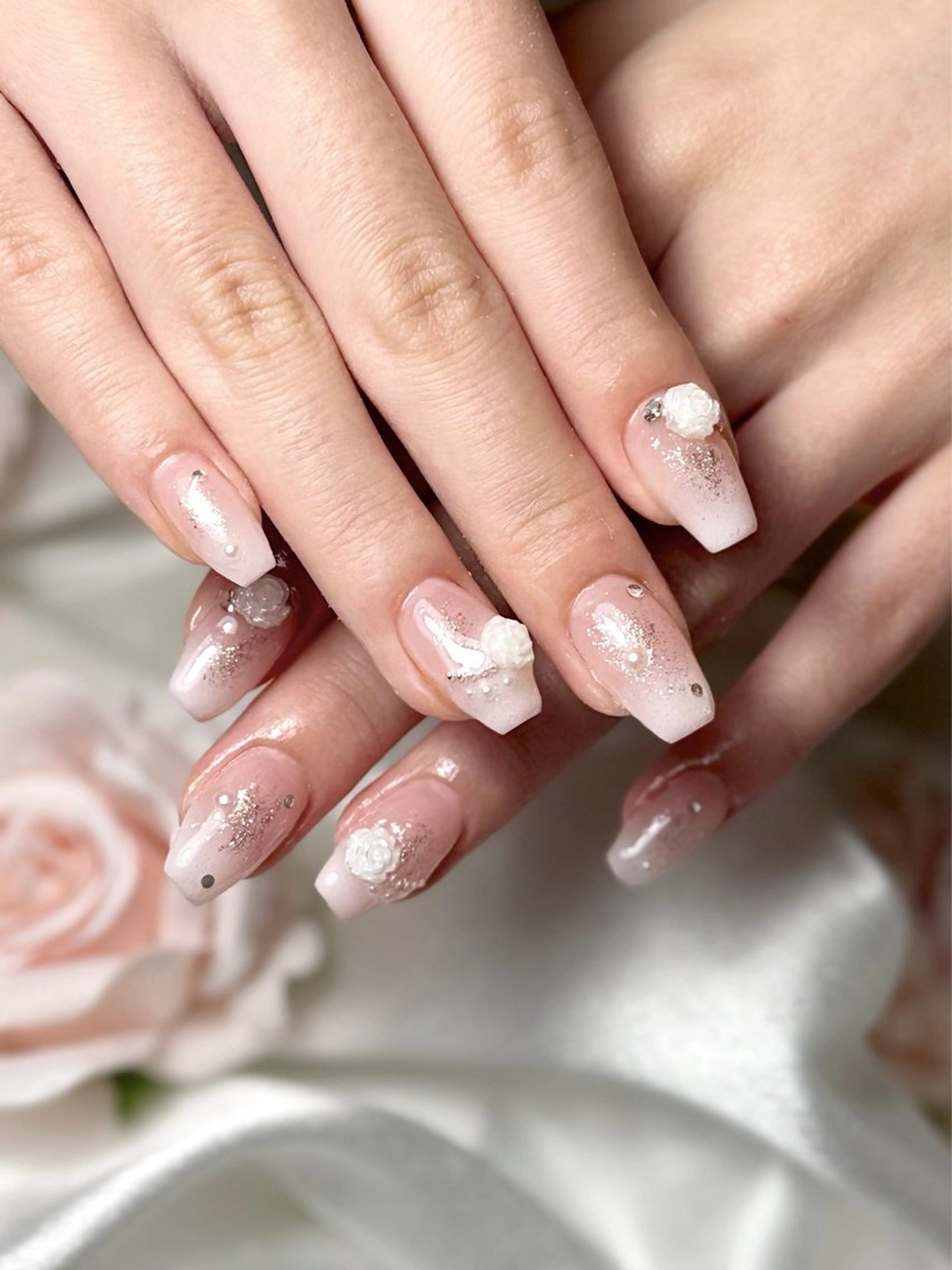 ネイル ハンドネイル ルシイ🎀新宿長さ 出しパーツ専門店のネイルデザイン