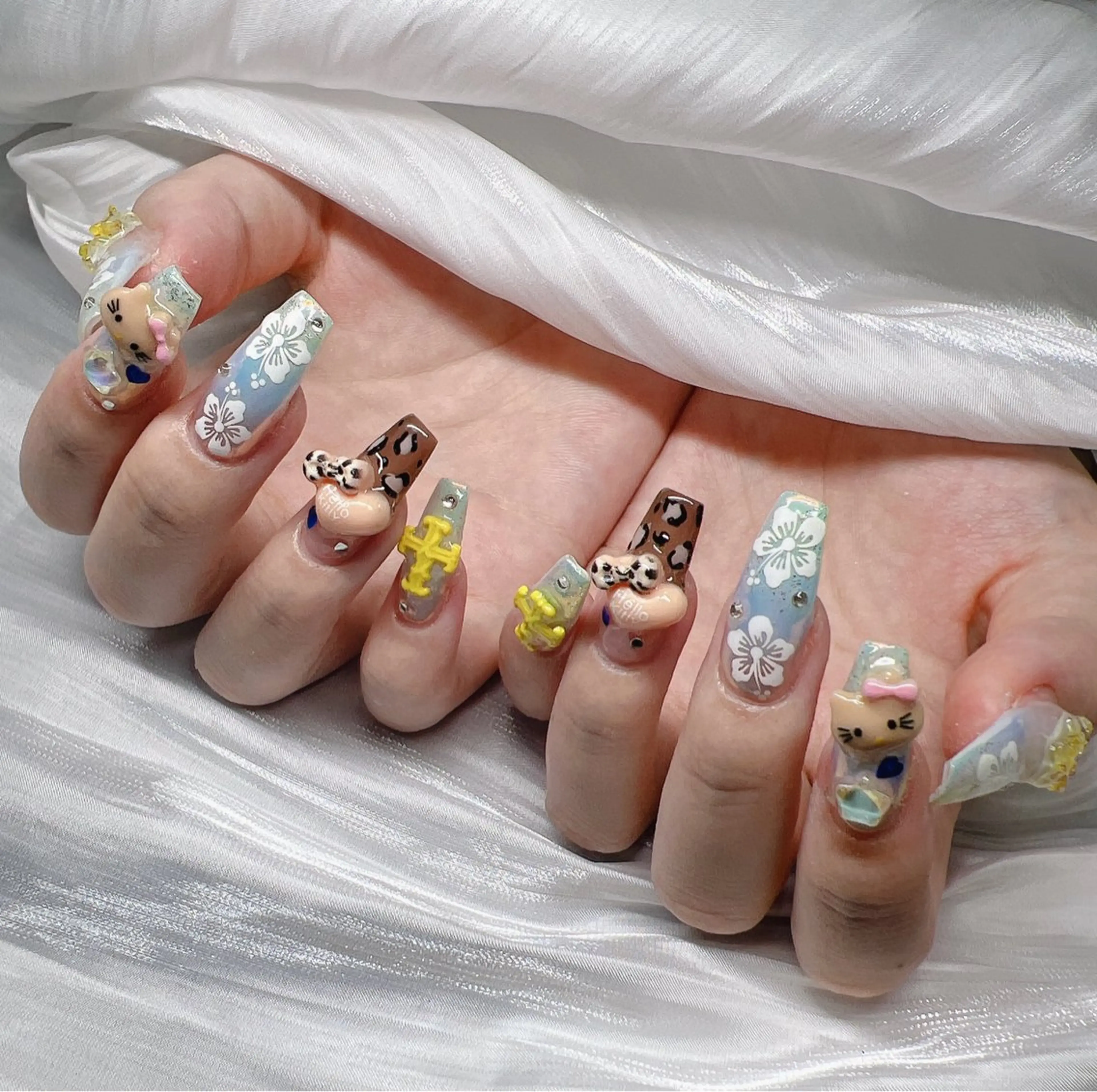 ネイル 長さ出し グラデーション 卒業式 キラキラネイル マグネットネイル ハンドネイル Lee Nailsのネイルデザイン