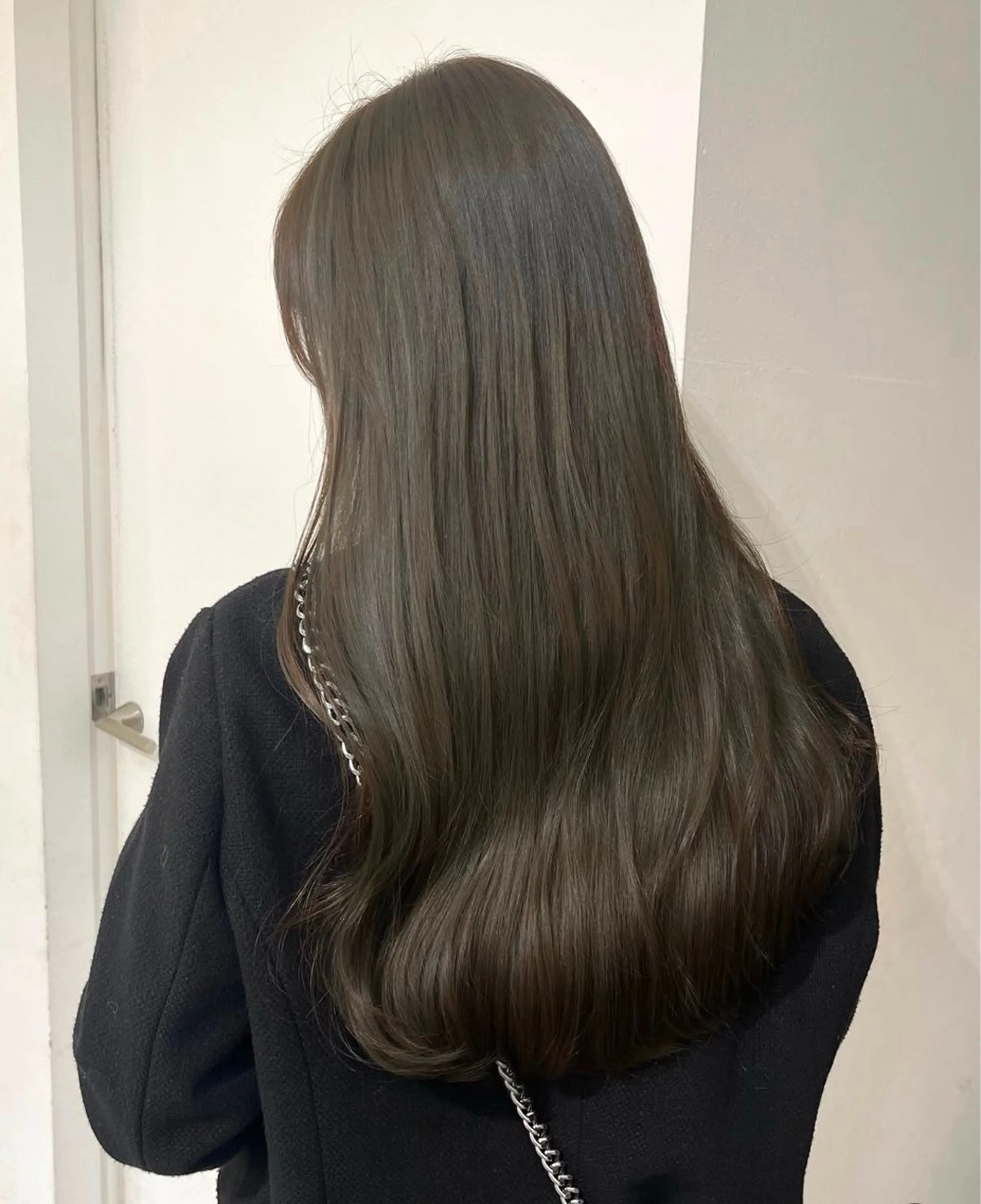 ロング カラー yuzua/オリーブ /透明感/レイヤーのヘアスタイル