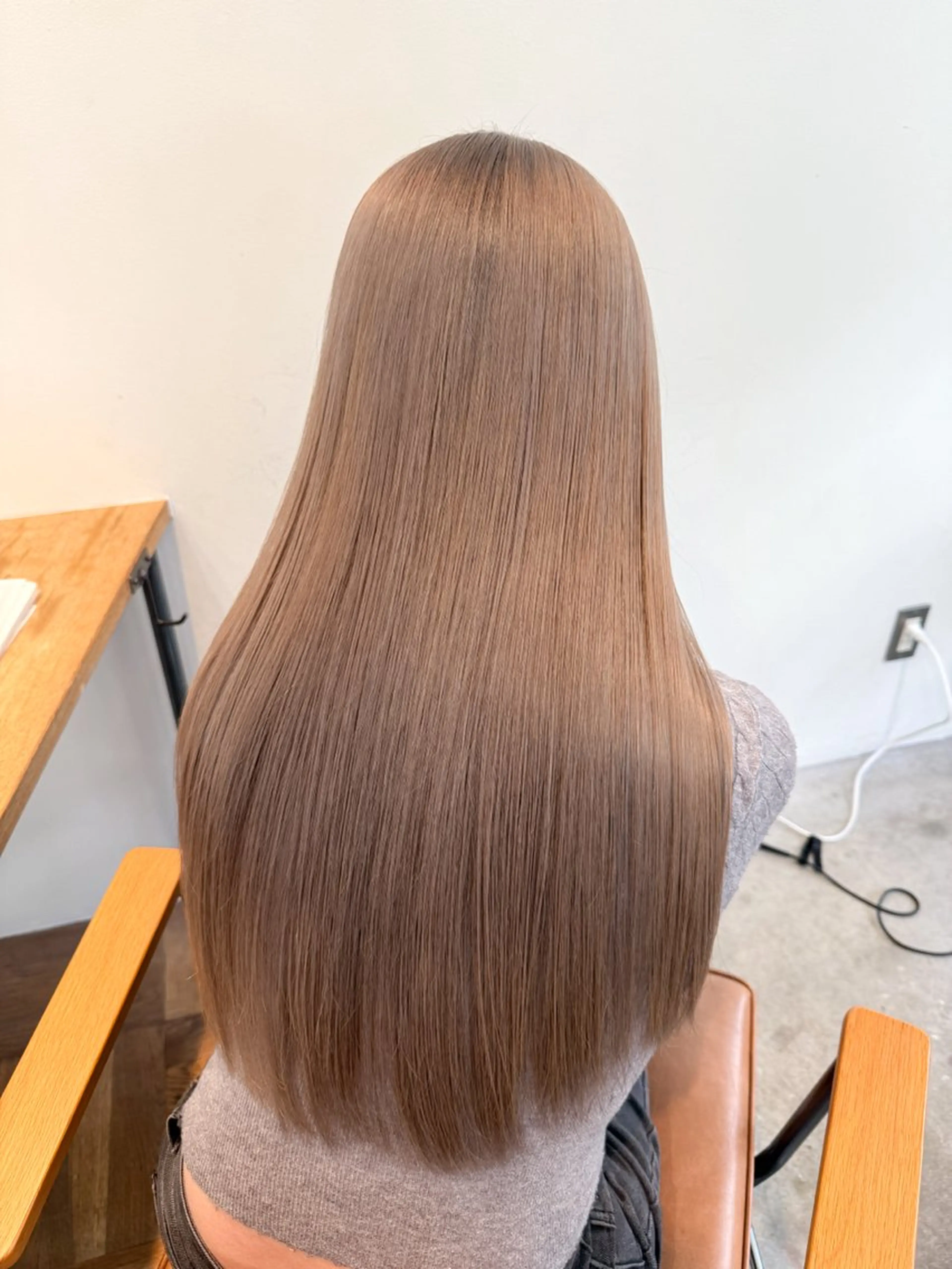 ロング ヘアカラー ダメージレスの縮毛 矯正ブリーチMICOのヘアスタイル