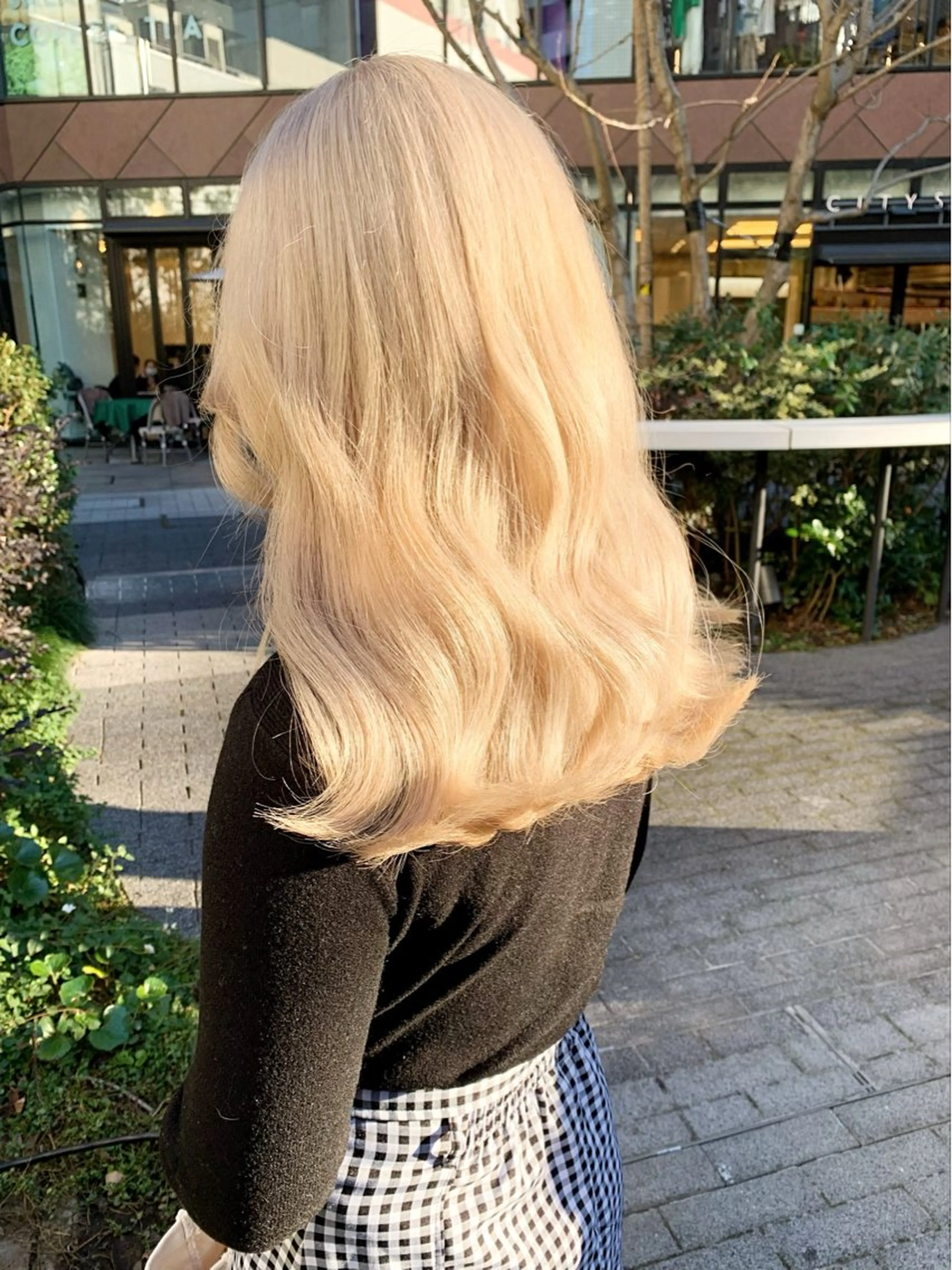 ロング カラー ベージュカラー ブリーチ ブロンド ブルーカラー ケアブリーチ カット ヘアカラー トリートメント Beleza Shibuya所属・ヒロミ/ミルクティー /ブロンド/ピンクのヘアスタイル