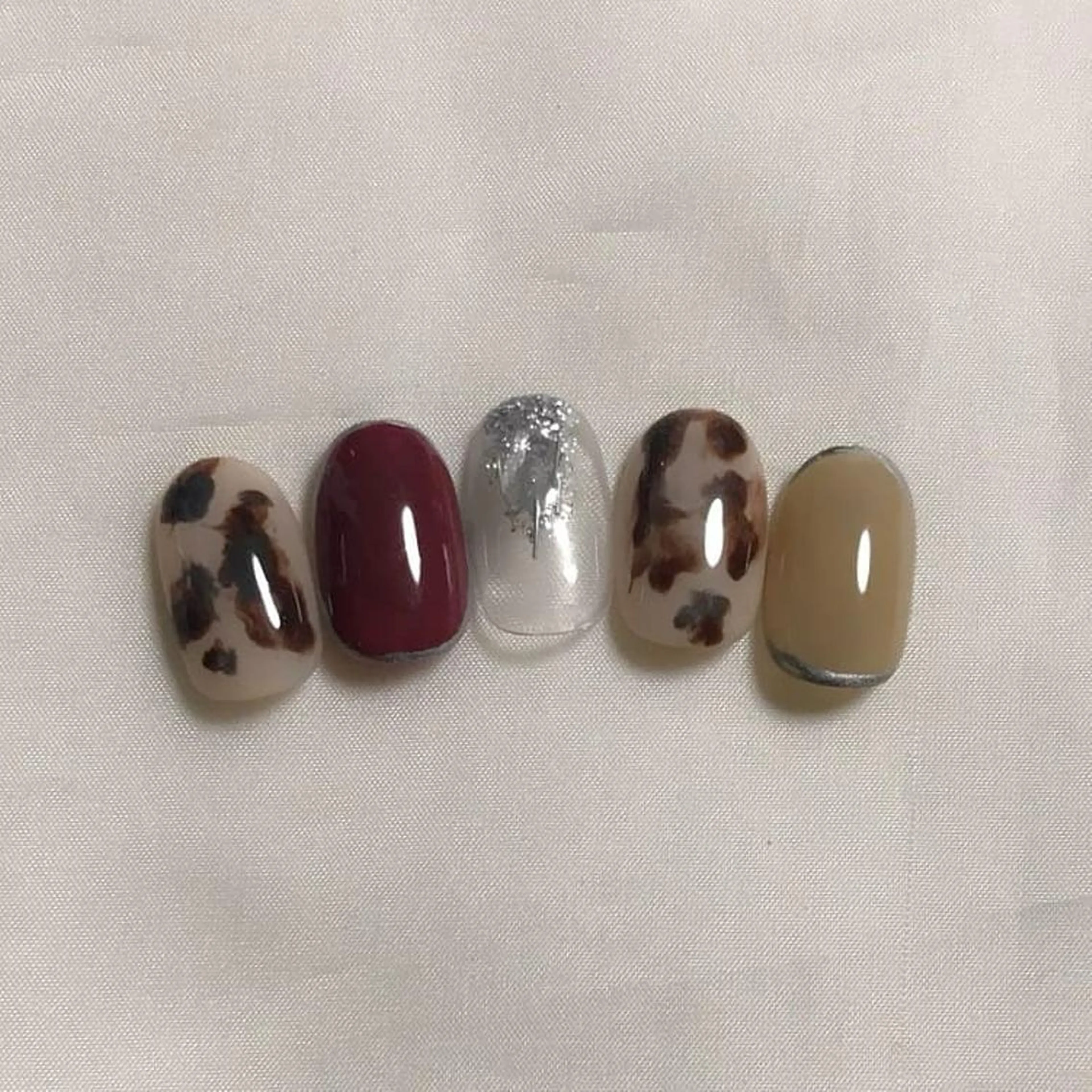 ネイル アニマル柄 ニュアンスネイル ハンドネイル ハンドケア lyly.nail所属・lylynail YUUKAのネイルデザイン