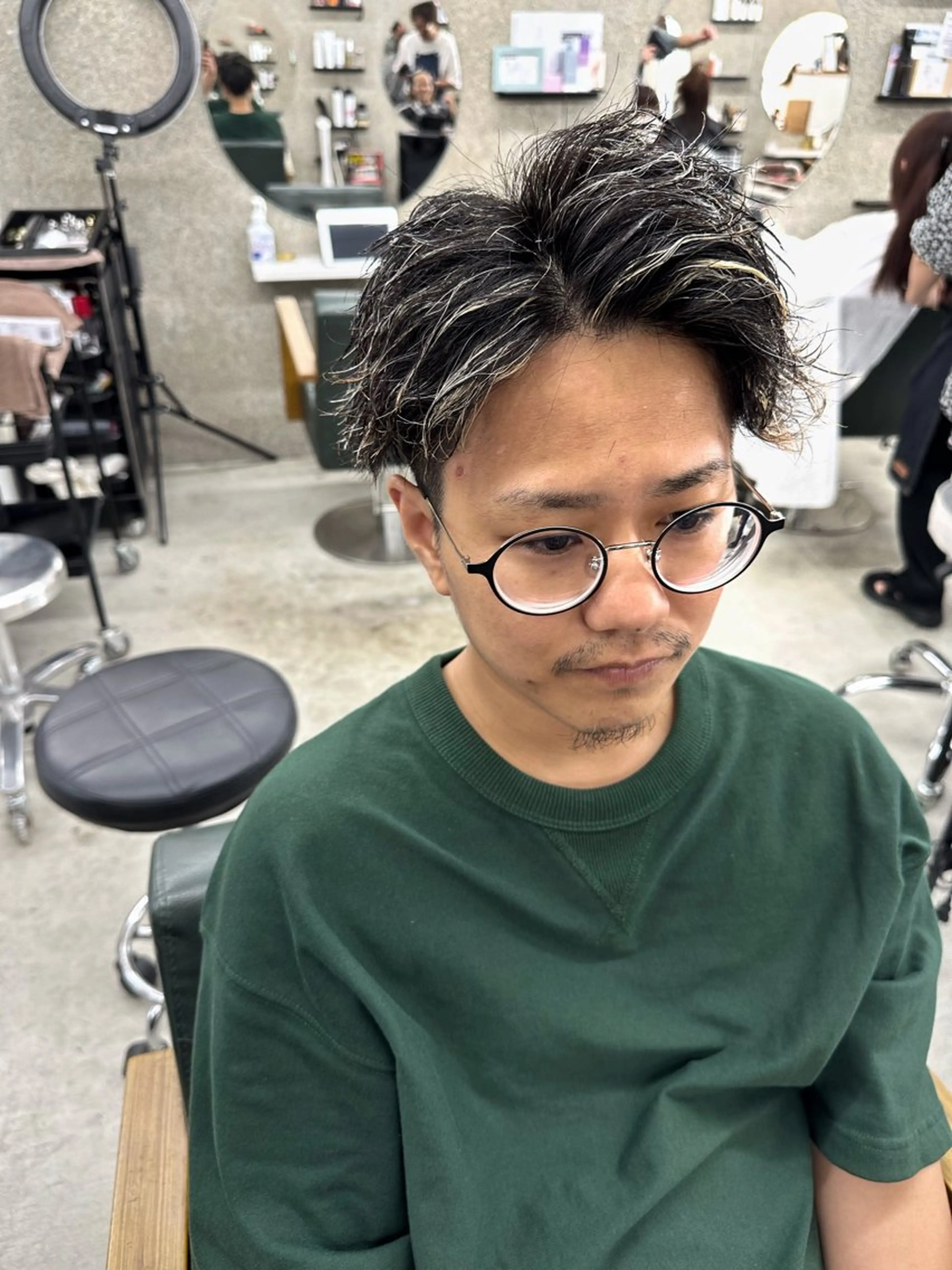 カラー パーマ メンズ メンズハイライト メンズメッシュ ハイライトカラー メッシュ ヘアカラー 八谷 将平のヘアスタイル