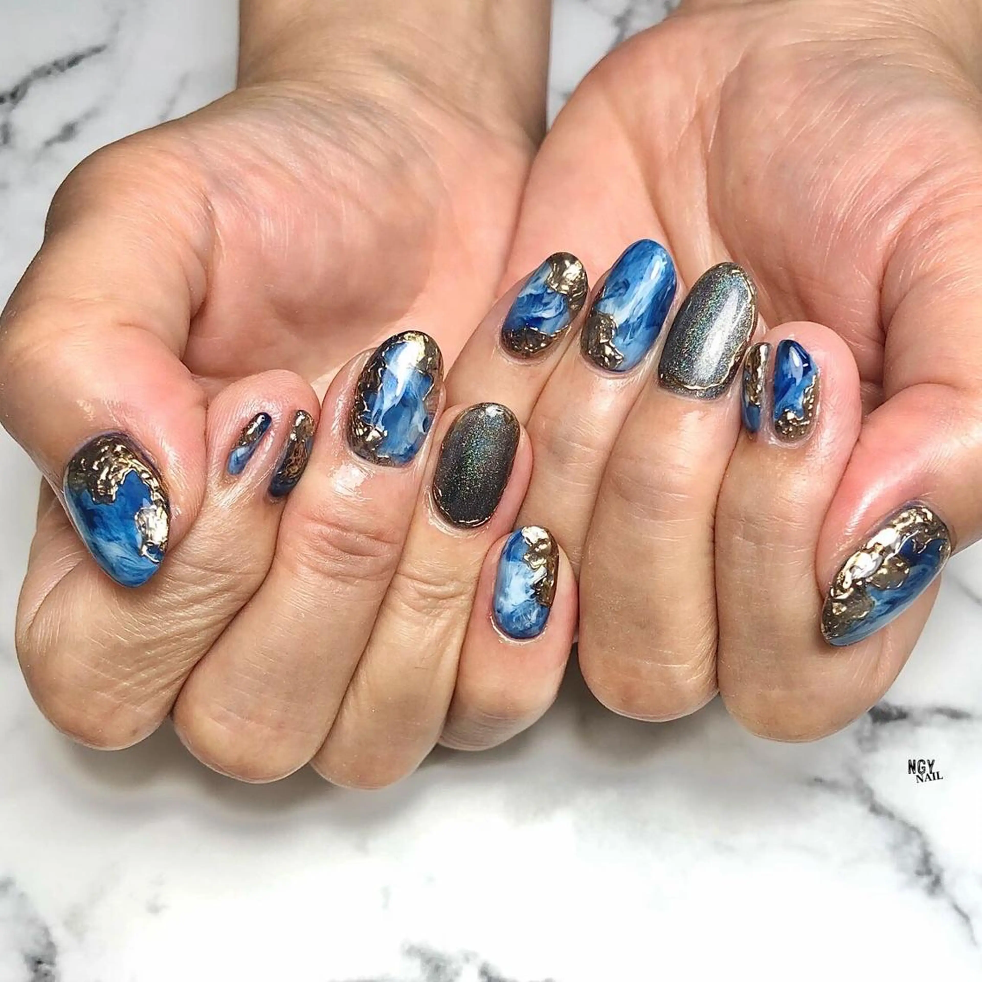 ネイル ブルー ジェルネイル キラキラネイル 韓国ネイル ラメ(グリッター) ハンドネイル NAIL NOWのネイルデザイン