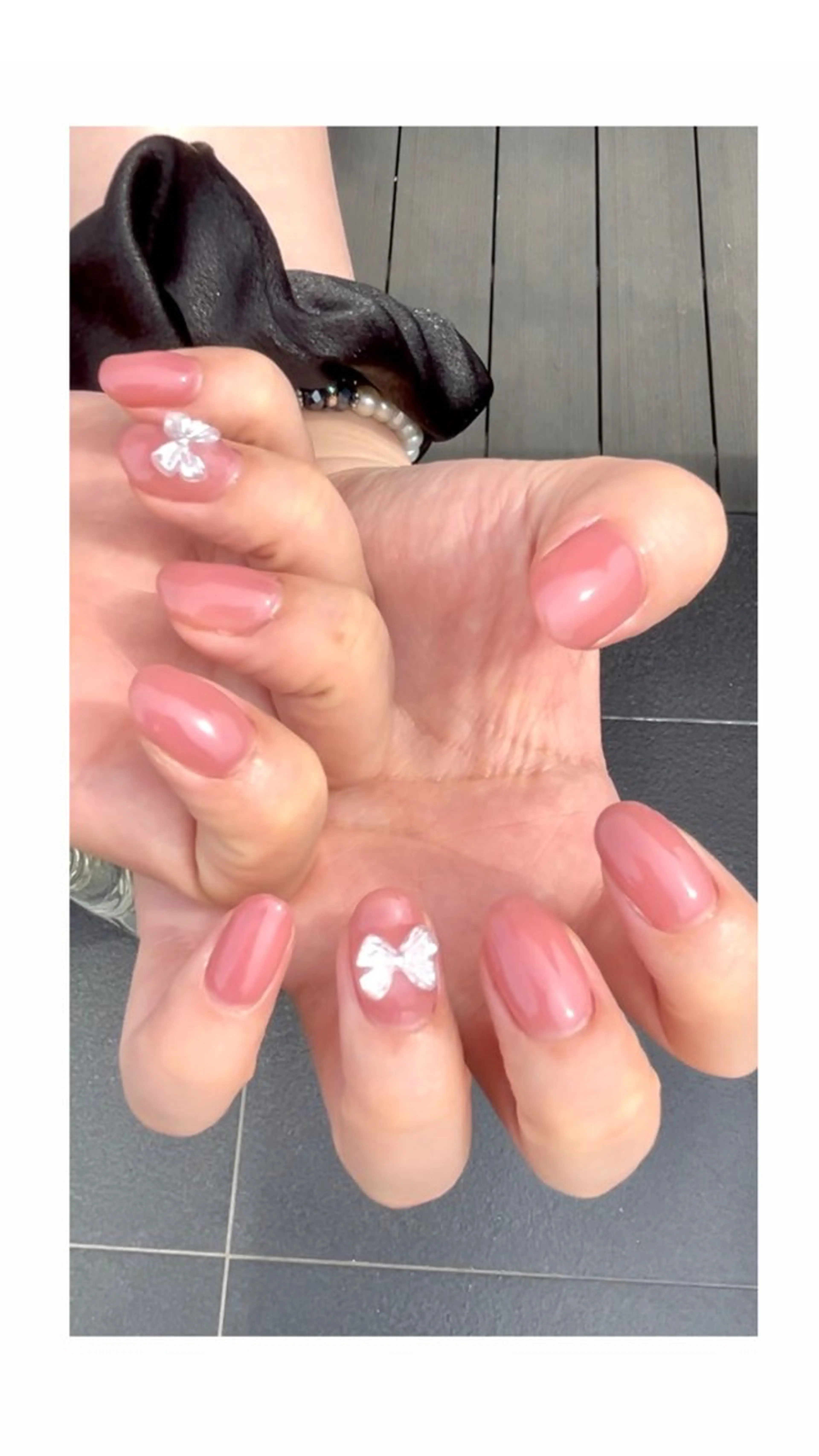 ネイル オーロラネイル ピンク リボン ハンドネイル Mana  🫧 パラジェル⌇自由が丘のネイルデザイン