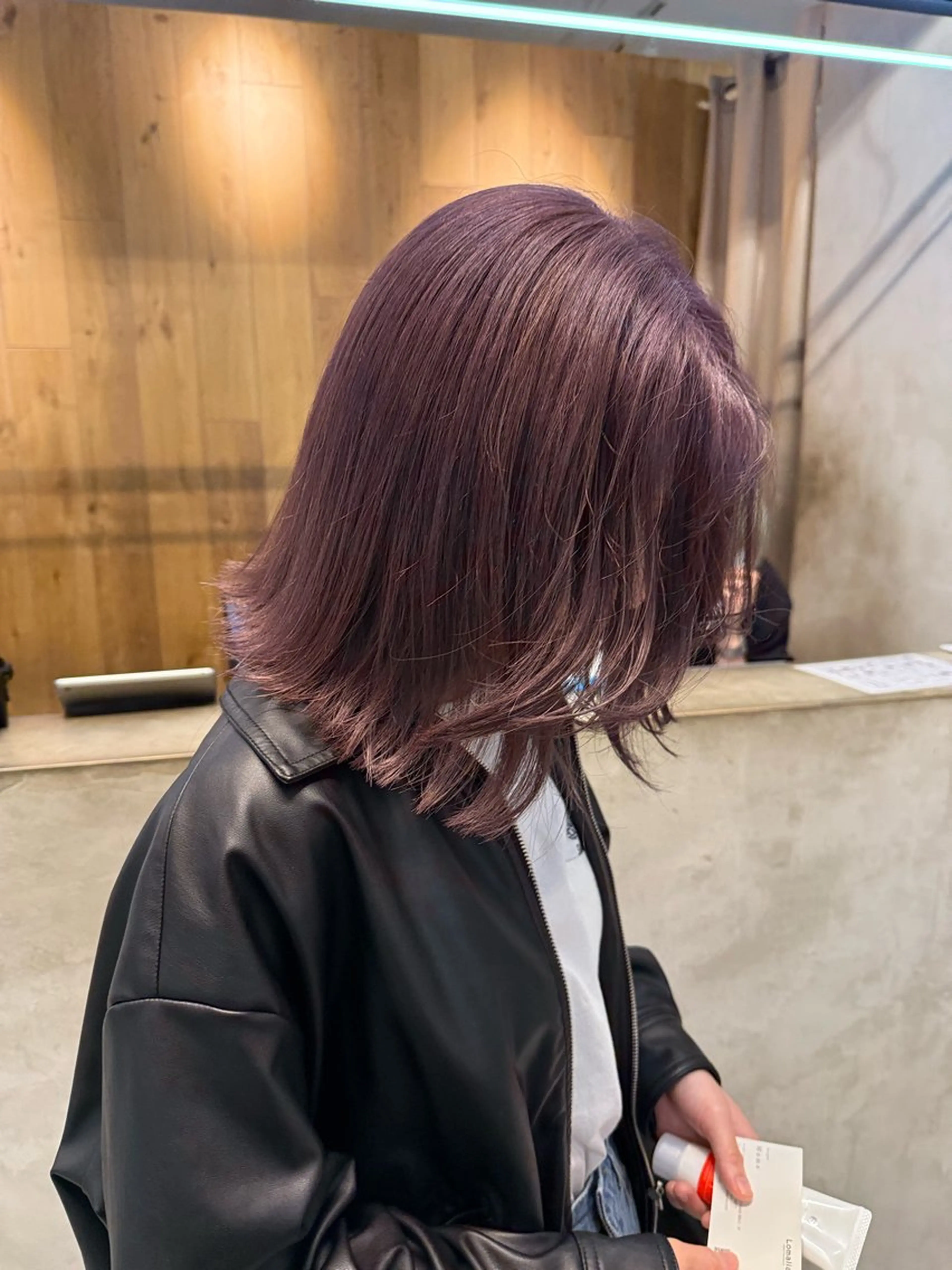 ミディアム カラー ミルクティー× グレージュMOMOのヘアスタイル