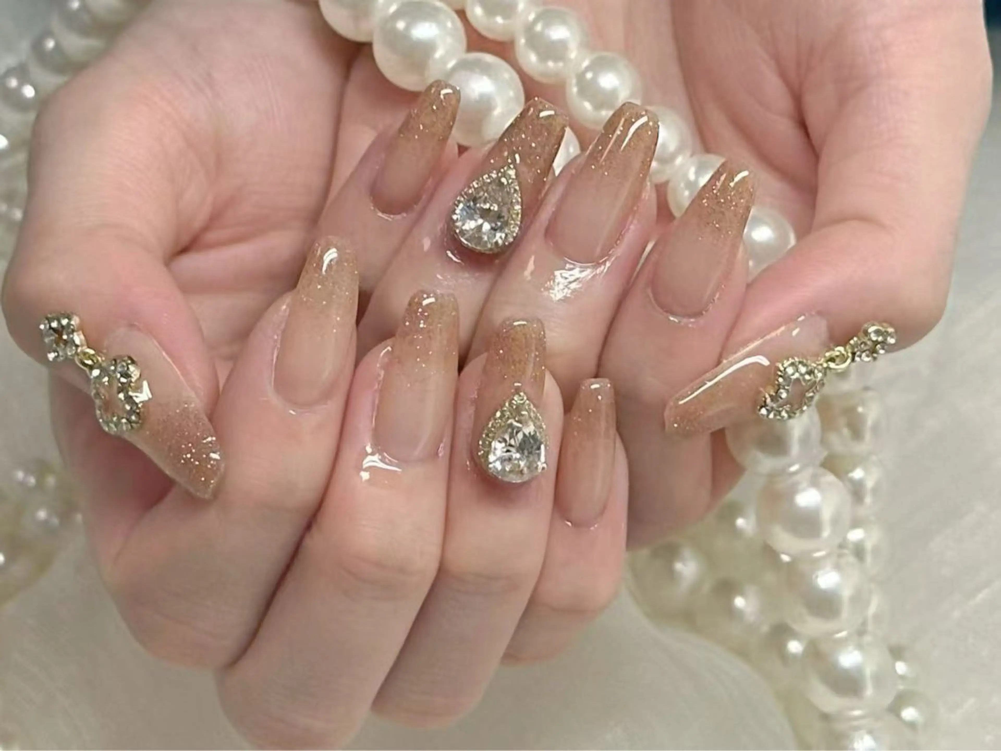 ネイル オーロラネイル 長さ出し フレンチネイル ガーリー キラキラネイル RIn 🎀のネイルデザイン