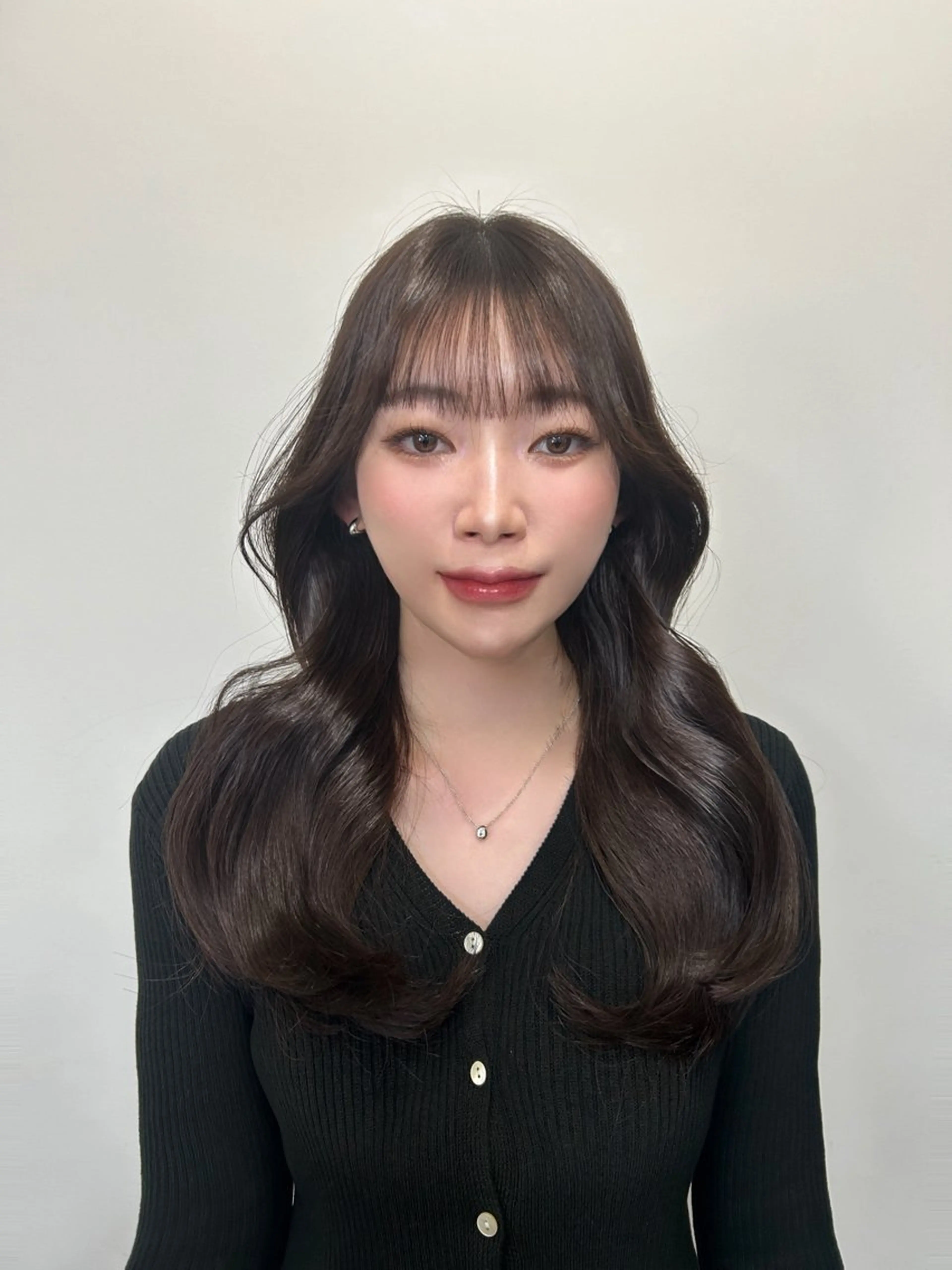 ロング カラー 顔周りカット 韓国風ヘア カット ヘアカラー トリートメント sunc所属・梅田l大人韓国ヘア レイヤー×艶カラーのヘアスタイル