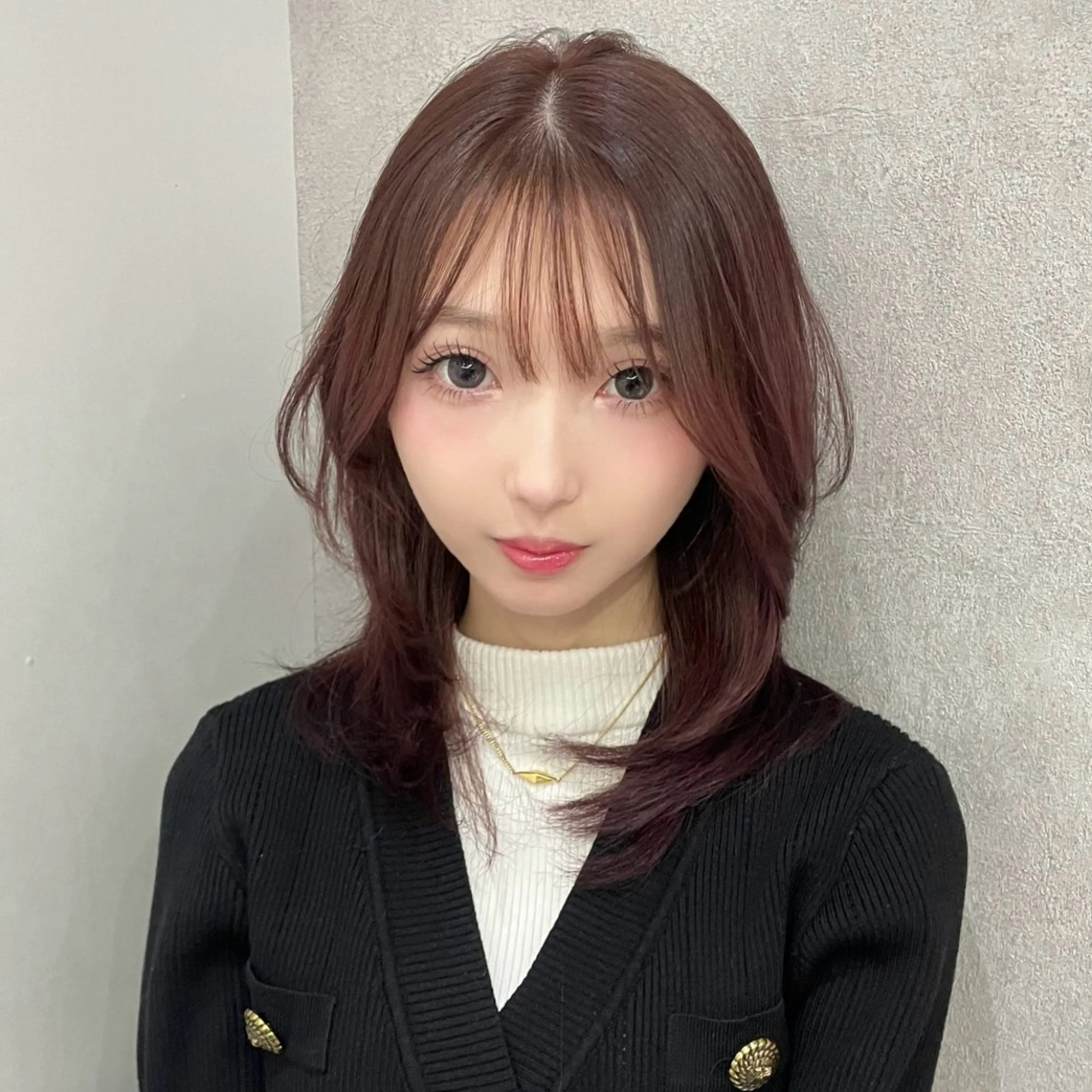 ミディアム カット ヘアカラー トリートメント ヘッドスパ ヘアセット ハッシュカット🖤 レイヤー/透けカラーのヘアスタイル