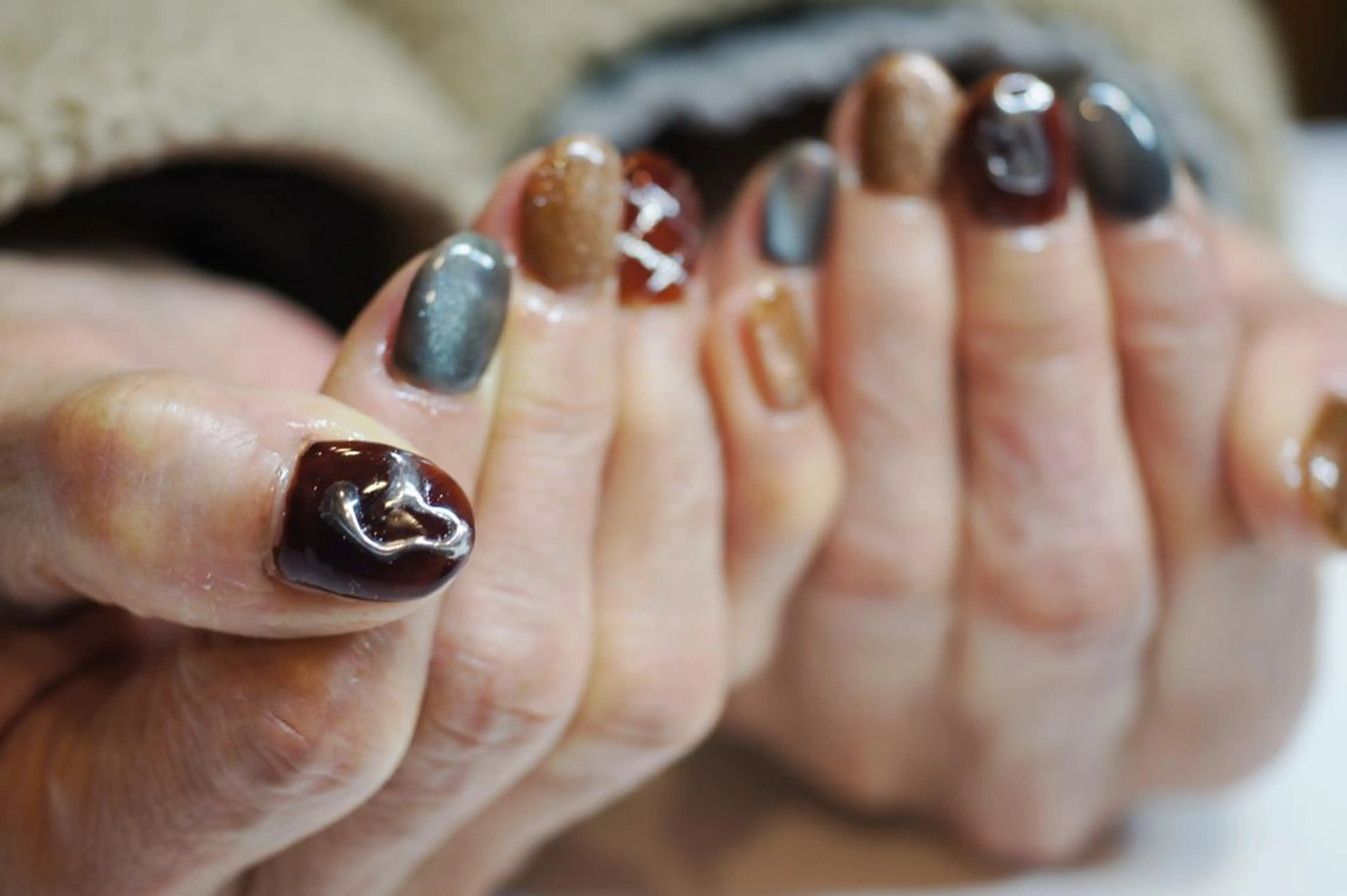 ネイル ブラウン マグネットネイル nails muu まゆのネイルデザイン