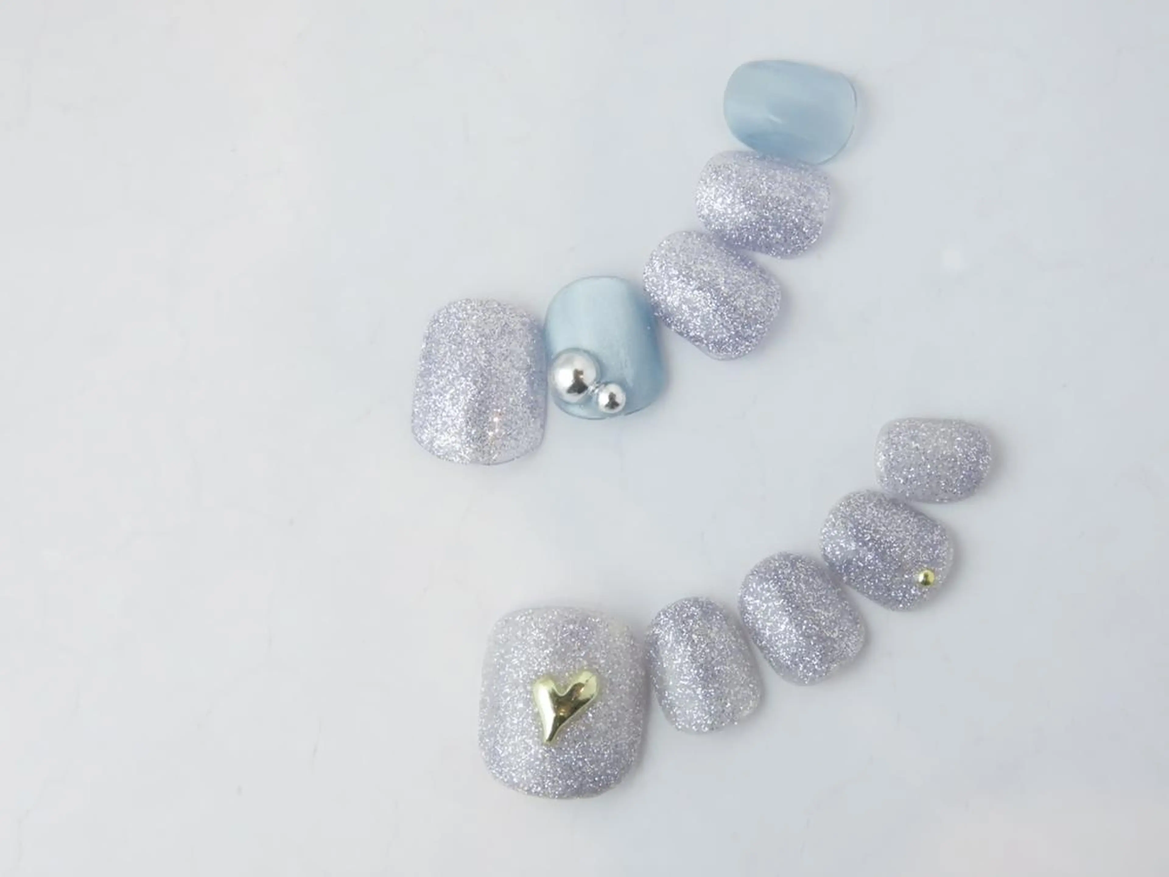 ネイル オーロラネイル フラッシュネイル ミラーネイル ニュアンスネイル オフィスネイル ネイル&まつ毛パーマ マニネイル碑文谷店のネイルデザイン