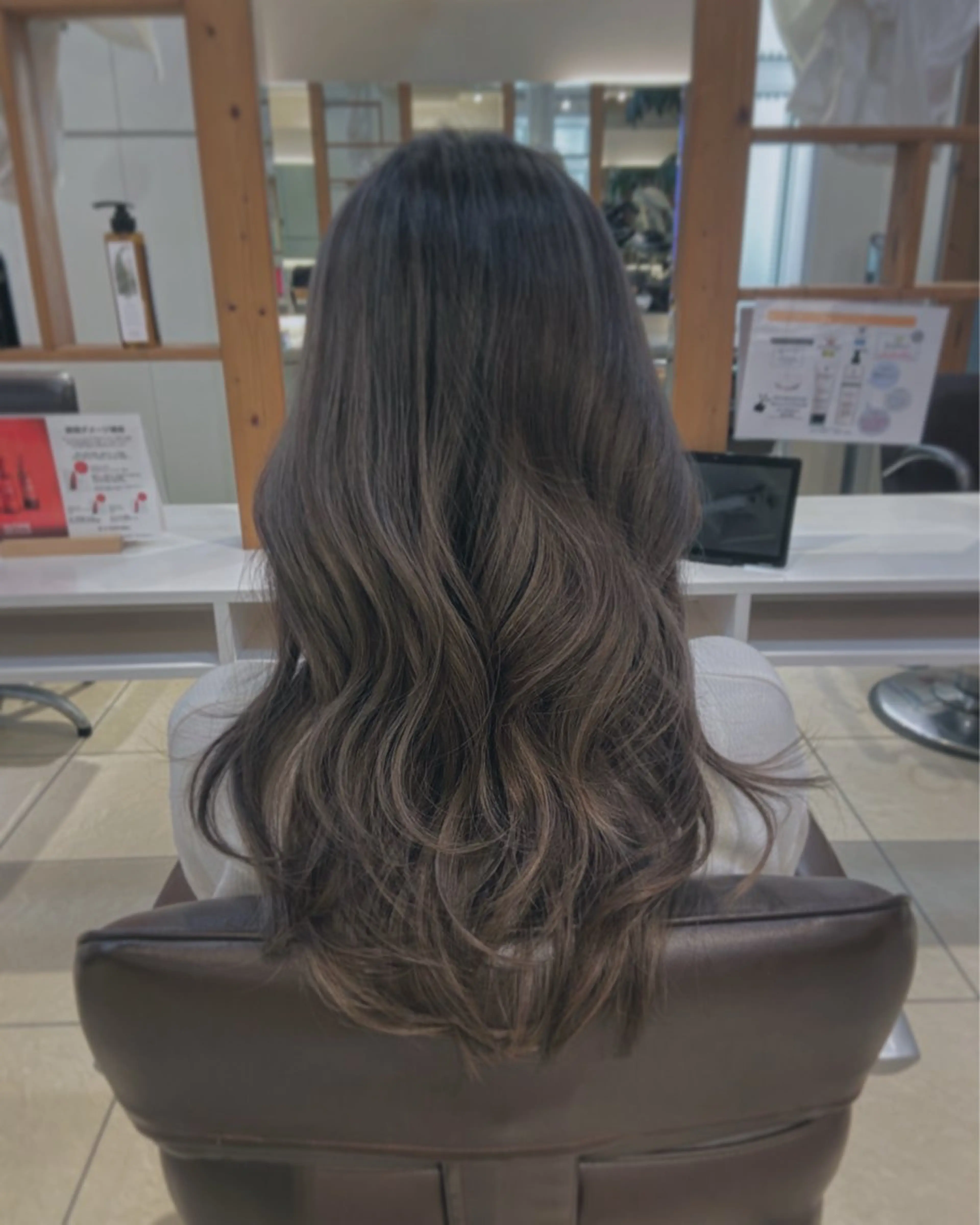 ロング ハイライト ロング ブルジオン Bourgeon by BCBG所属・青山 光のヘアスタイル