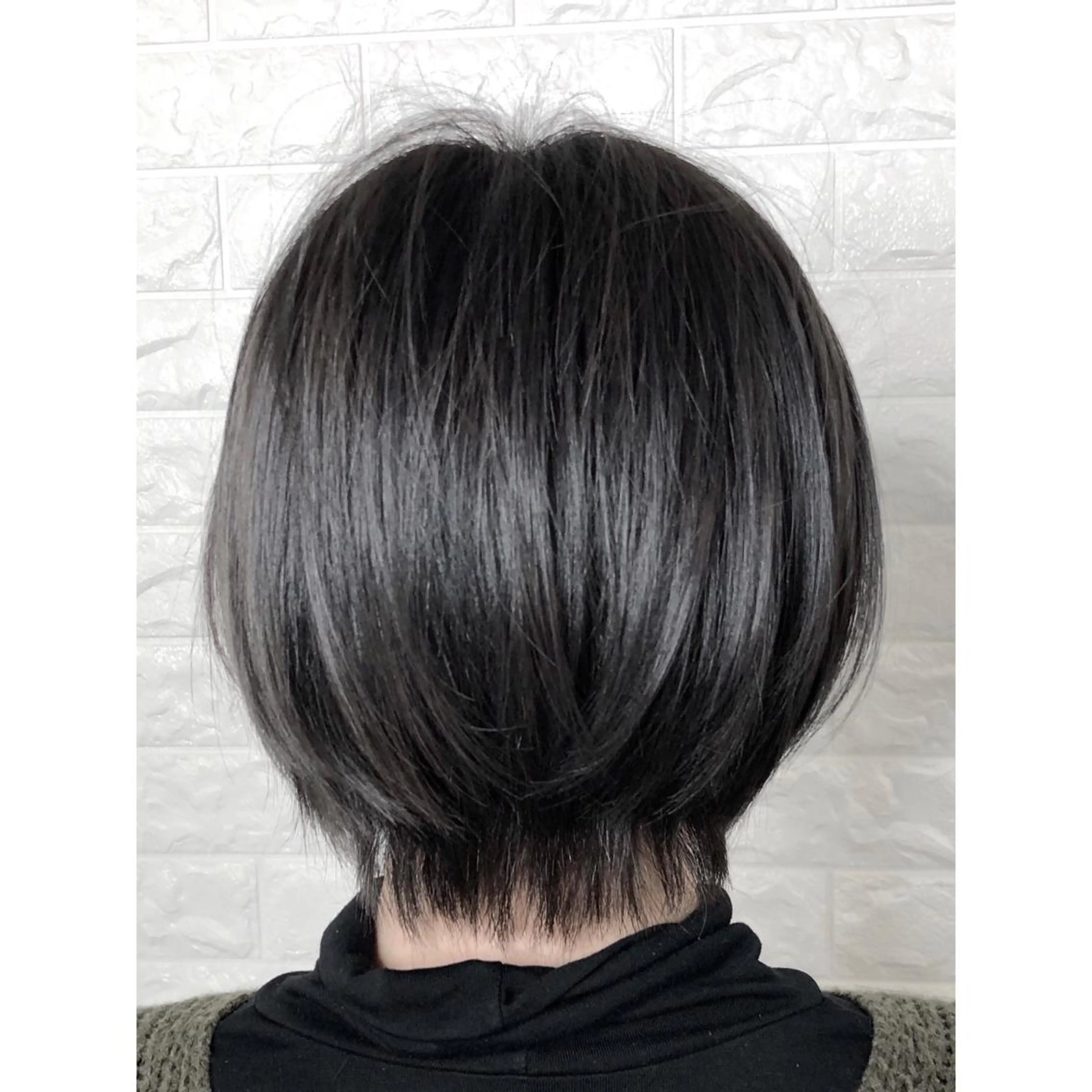 ショート カラー ブリーチ ケアブリーチ 透明感カラー ダークグレー ダークグレージュ KIZU 髪質改善 オカルト怪談のヘアスタイル