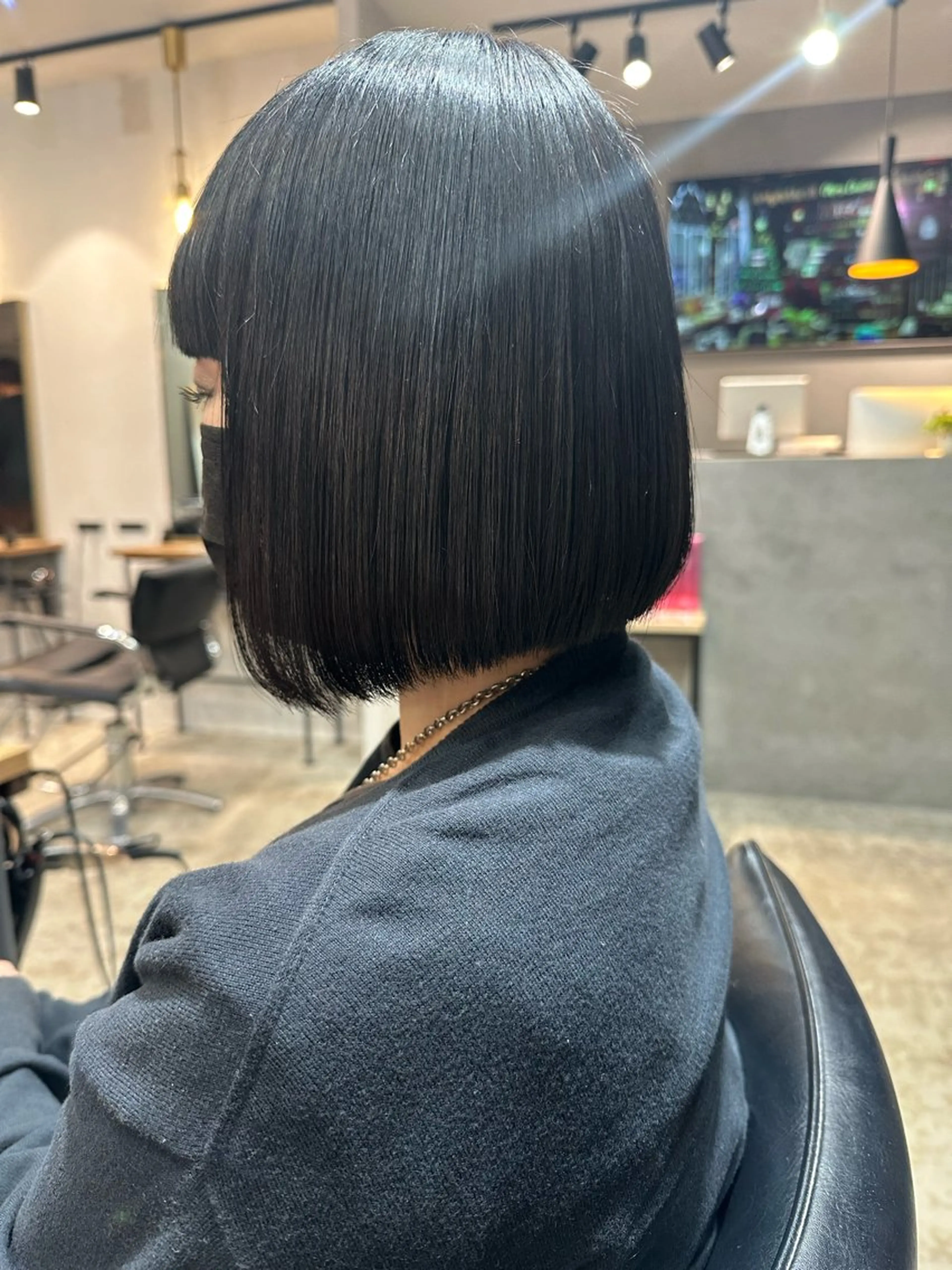 ミディアム ボブ カット YURIK Aのヘアスタイル