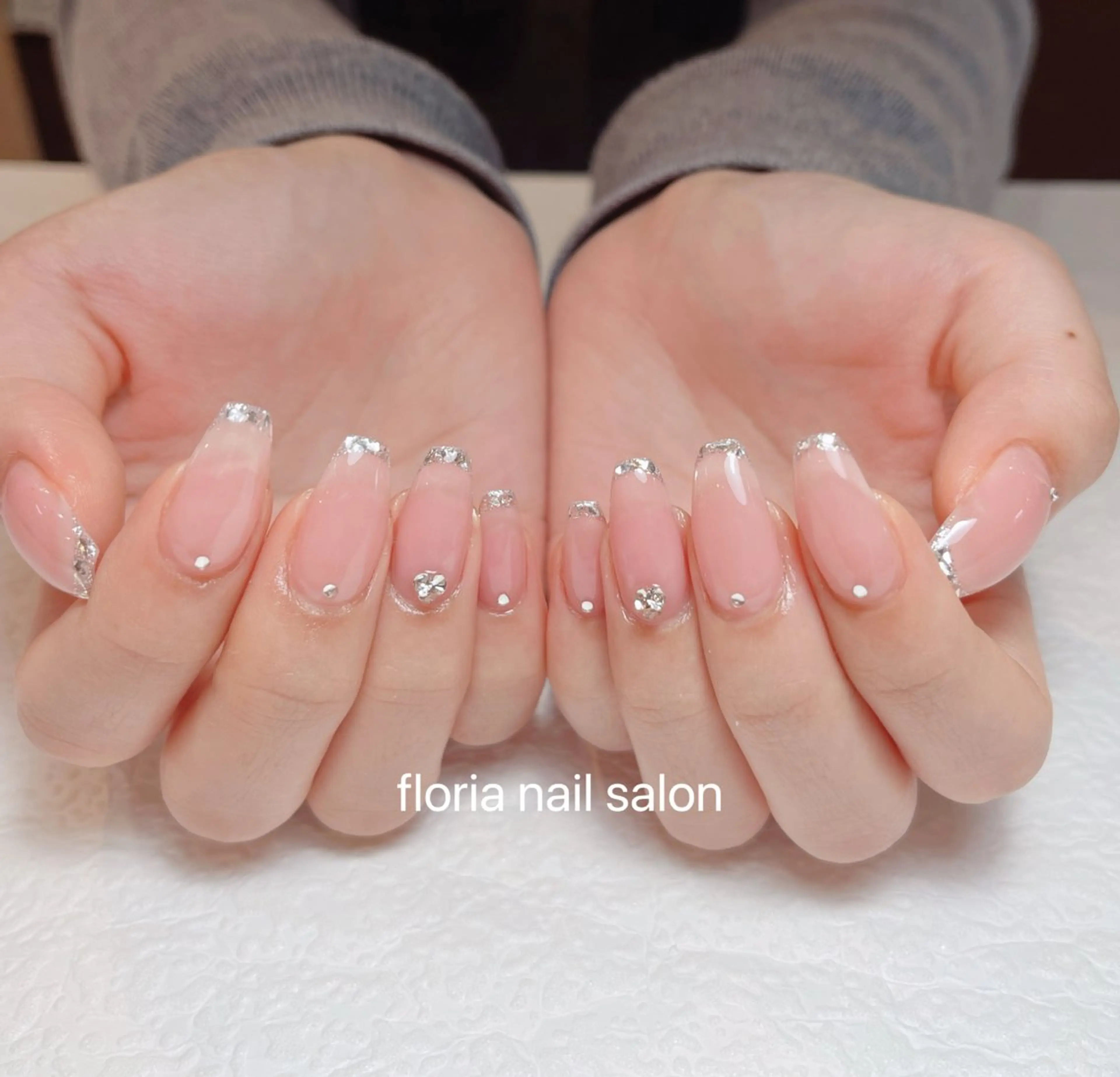 『ミニモ限定金額』ガラスフレンチネイル【オフ無料】の写真