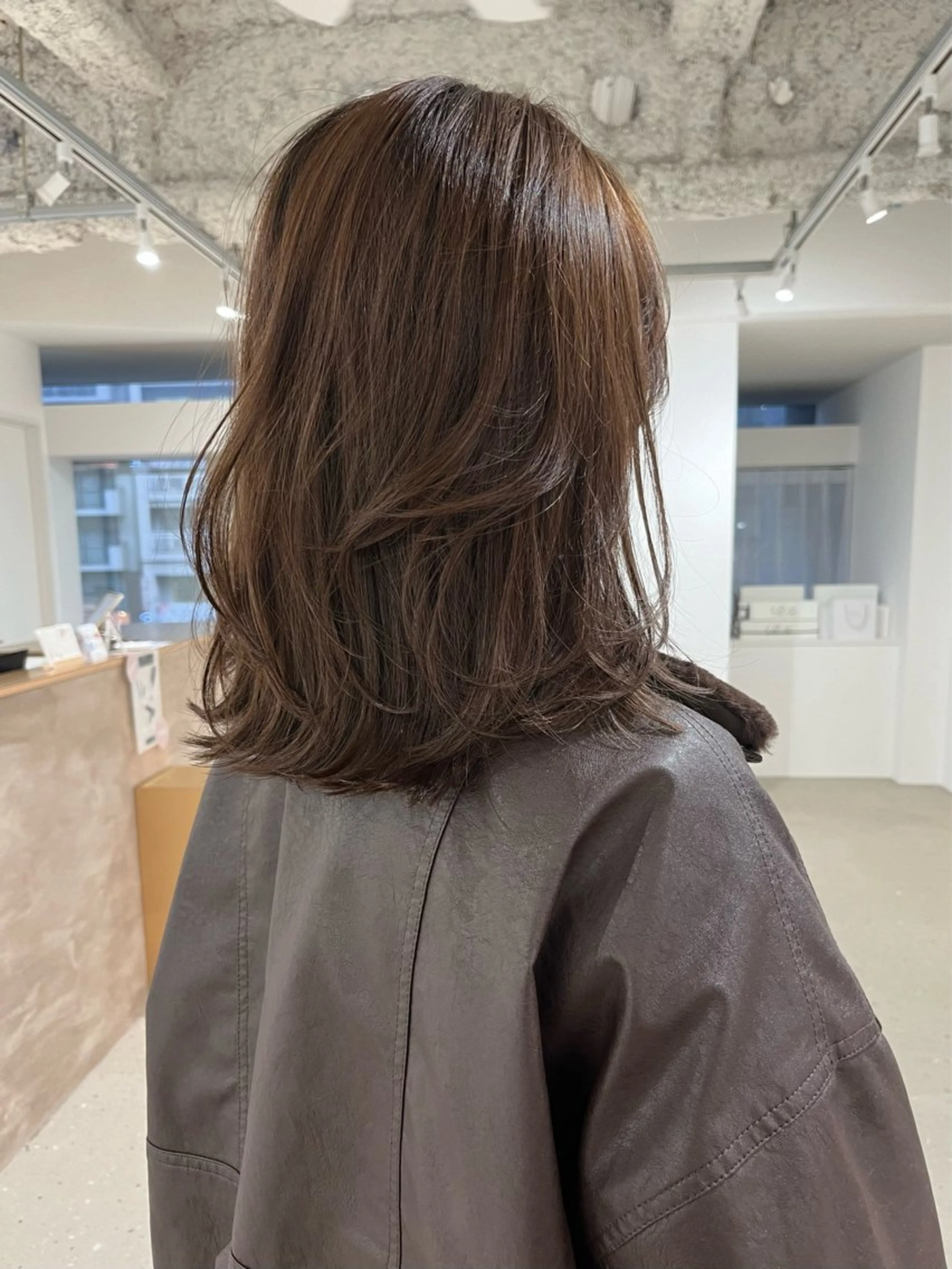 ミディアム レイヤーカット knowhow所属・箱崎 凪沙のヘアスタイル