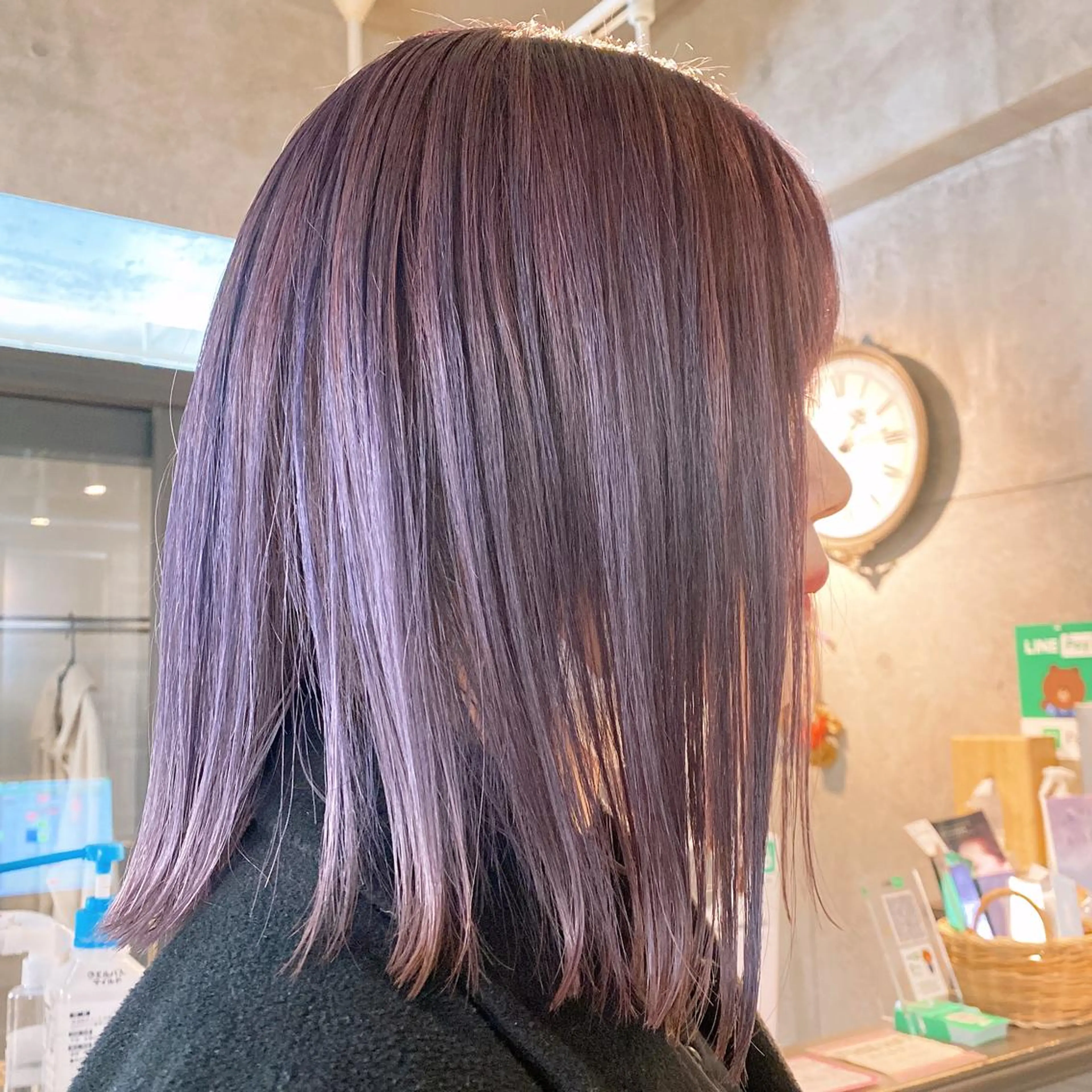 ミディアム カラー 切りっぱなしボブ ハイトーンカラー ボブ カット ヘアカラー トリートメント wakana 【ブリーチカラー】のヘアスタイル