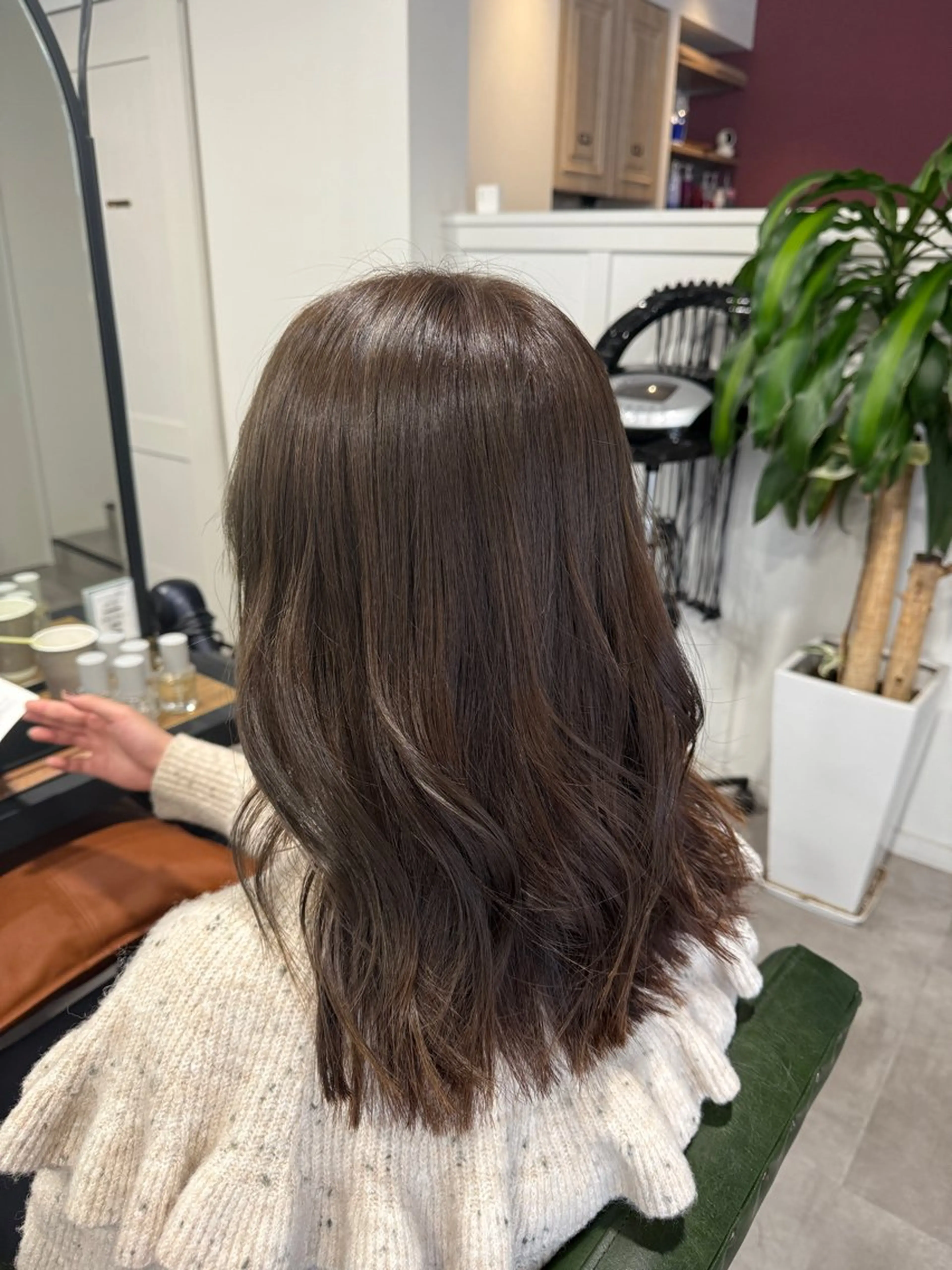 ミディアム カット ヘアカラー オリーブ🫒レイヤー /平尾/りの‎🤍のヘアスタイル