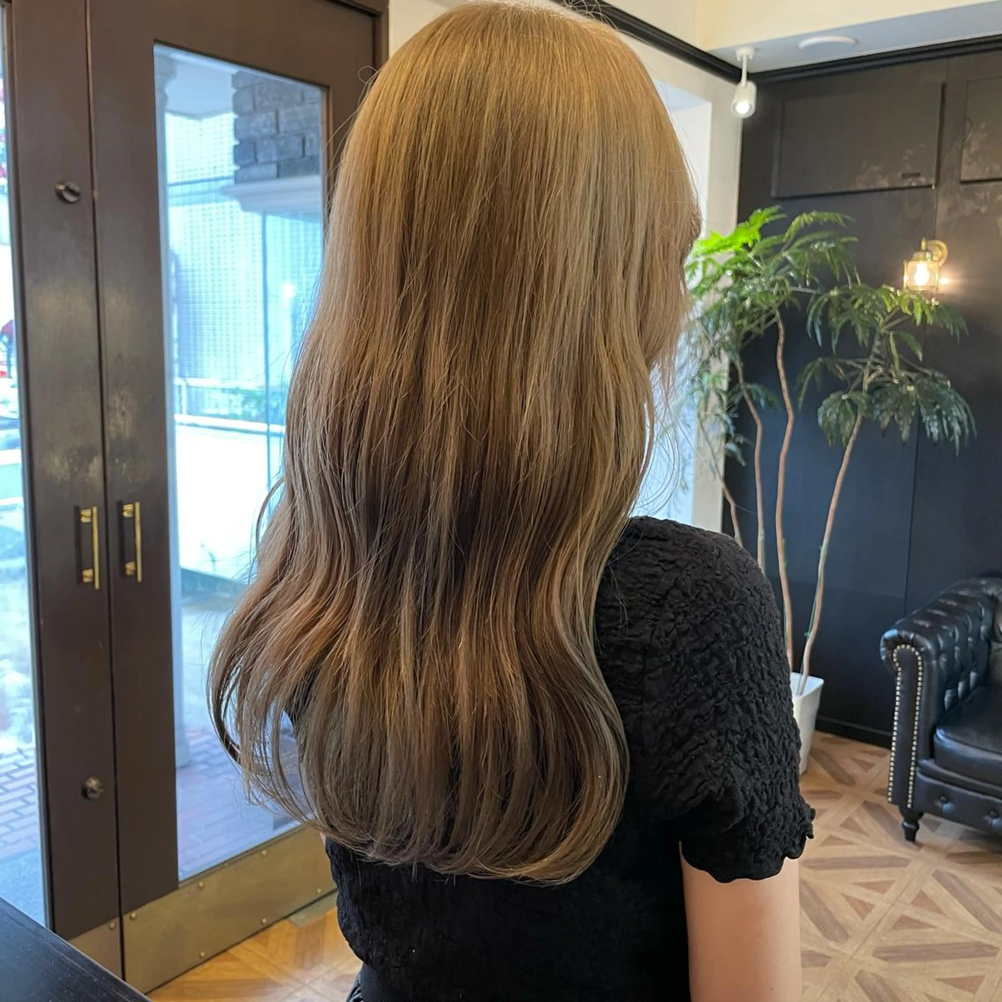 ロング カラー ブリーチ ブロンド ダブルカラー ハイトーンカラー 北山 巴奈のヘアスタイル