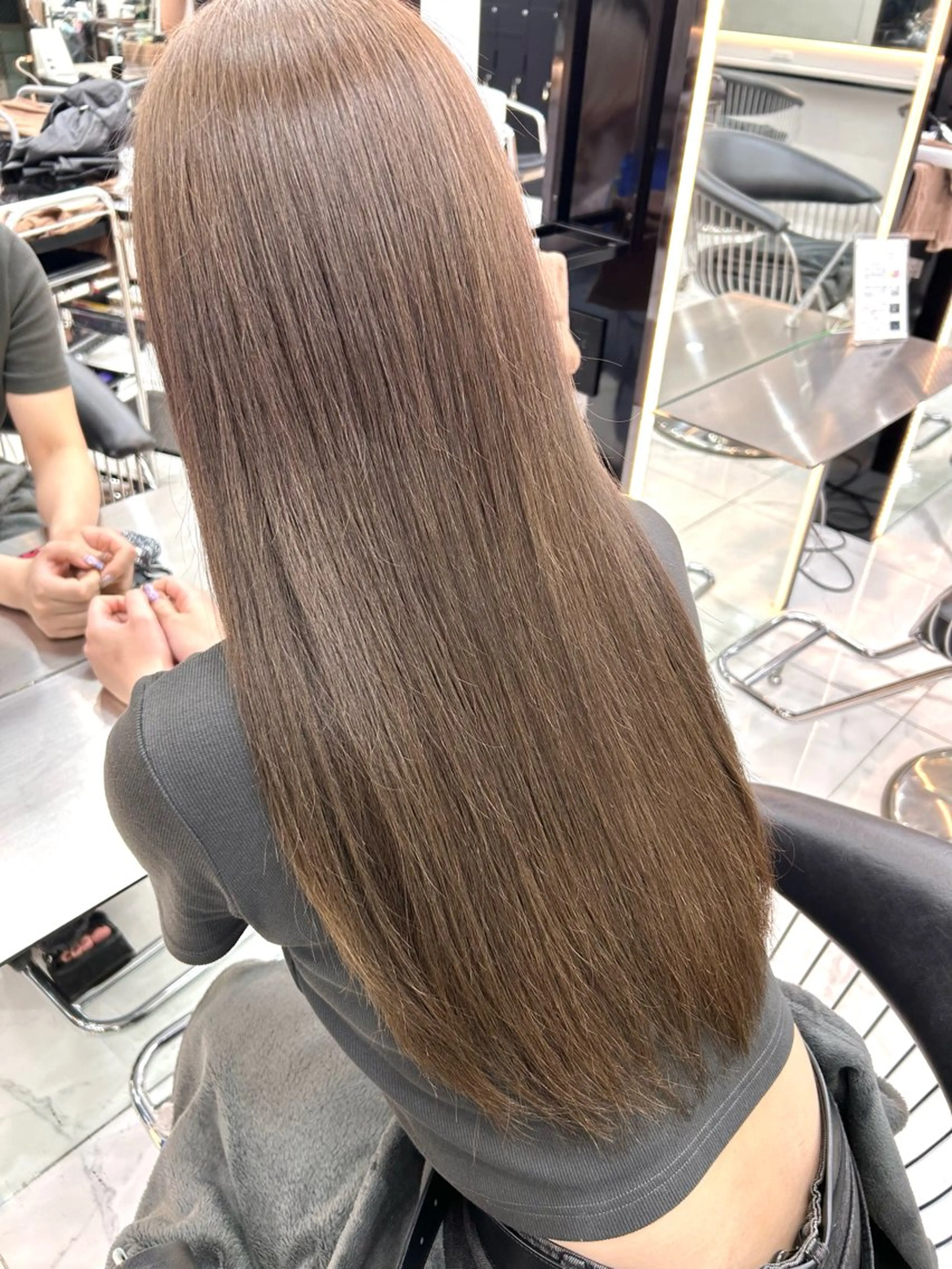 カラー ナズ ナズのヘアスタイル