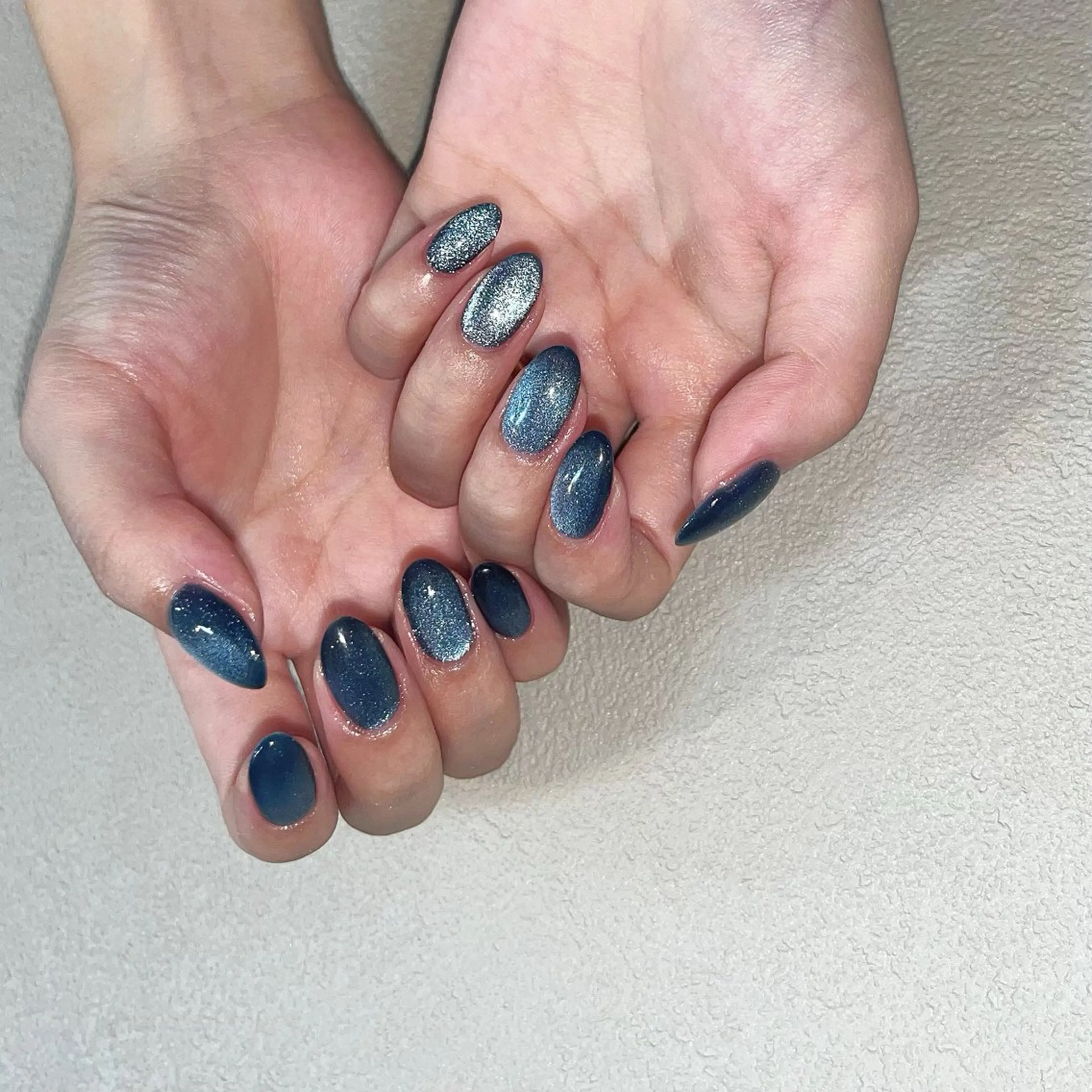 ネイル ブルー マグネットネイル ハンドネイル ハンドケア 🎀NAIL🎀 AI🪄︎︎◝✩のネイルデザイン