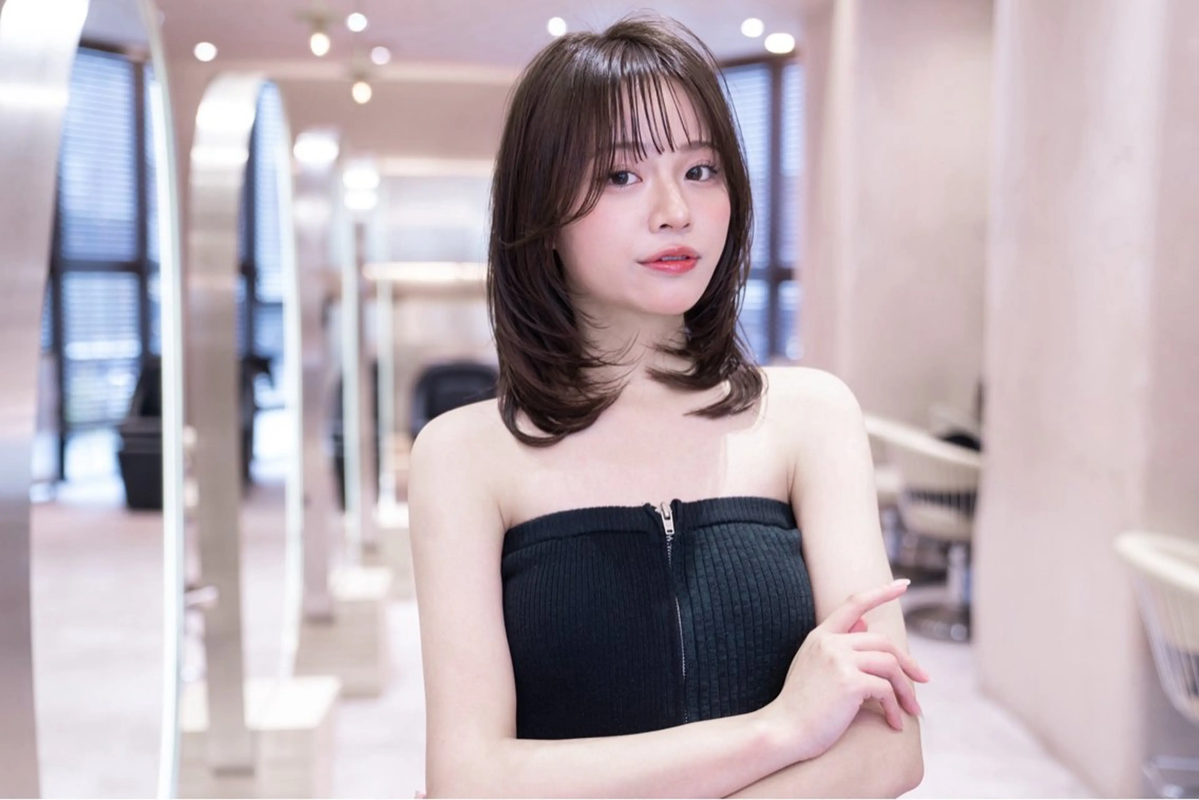 セミロング カラー 韓国風ヘア レイヤーカット 小顔カット 新宿/透明感カラー くびれヘア/SAYAのヘアスタイル