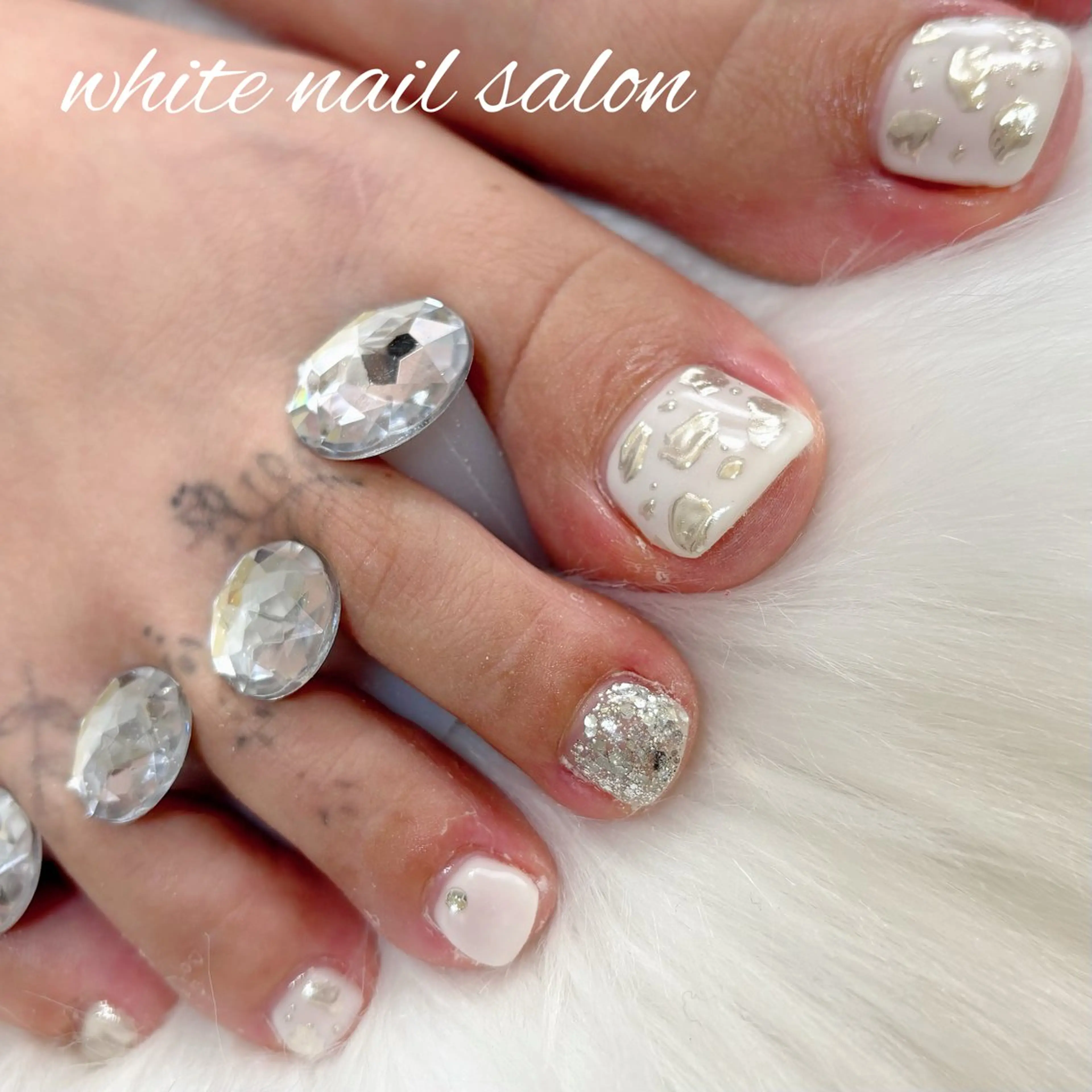 ネイル フットネイル フットネイル white nail salonのネイルデザイン