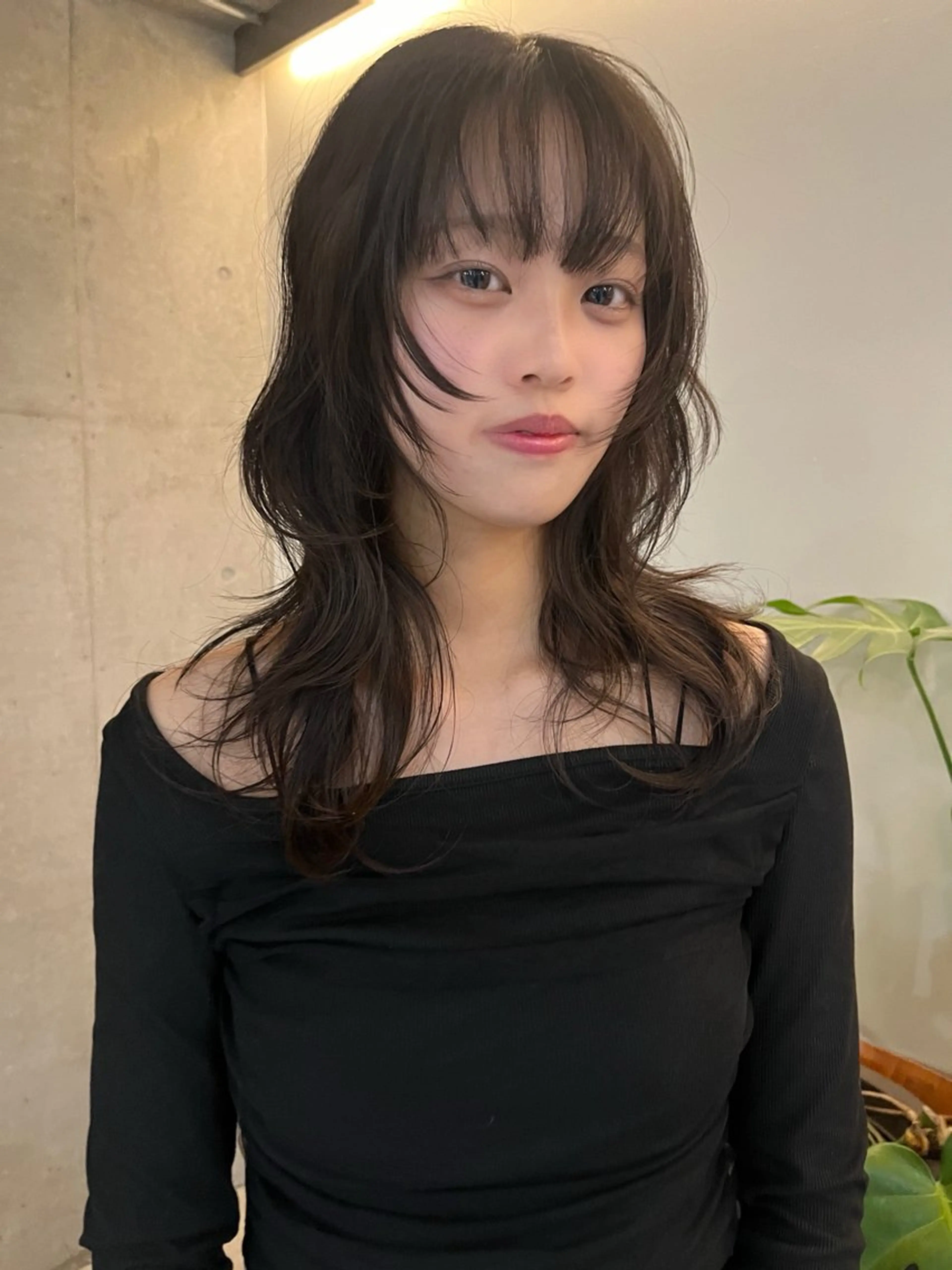 ミディアム 顔まわりレイヤー ハッシュカット ハイレイヤー レイヤーカット シャギー レイヤーカット\ウル フ　chinatsuのヘアスタイル