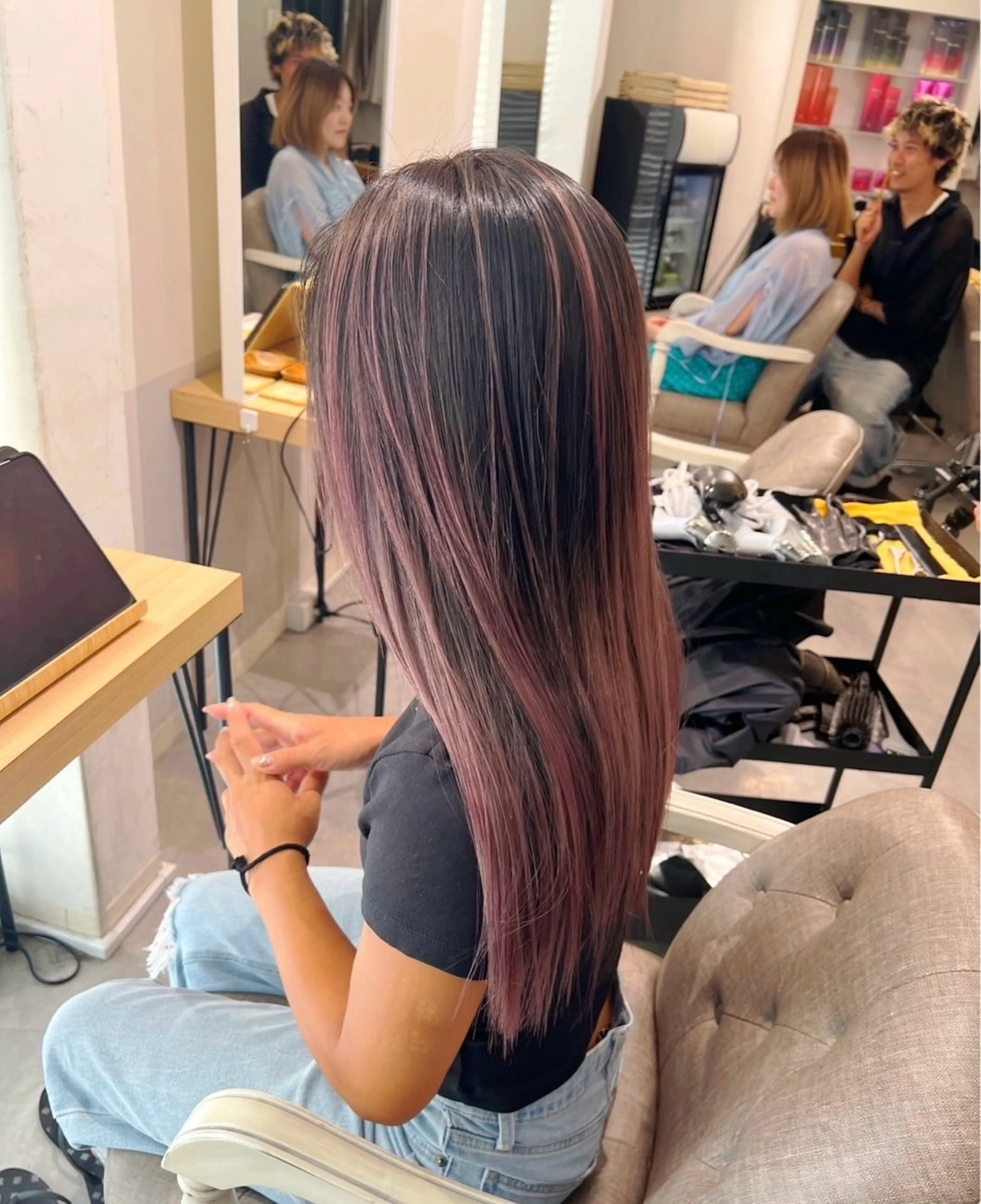 ロング カラー バレイヤージュ ベージュカラー ピンクカラー ピンクベージュ レイヤーカット ヘアカラー ROBIN所属・指名数No.1 /NAOYAのヘアスタイル