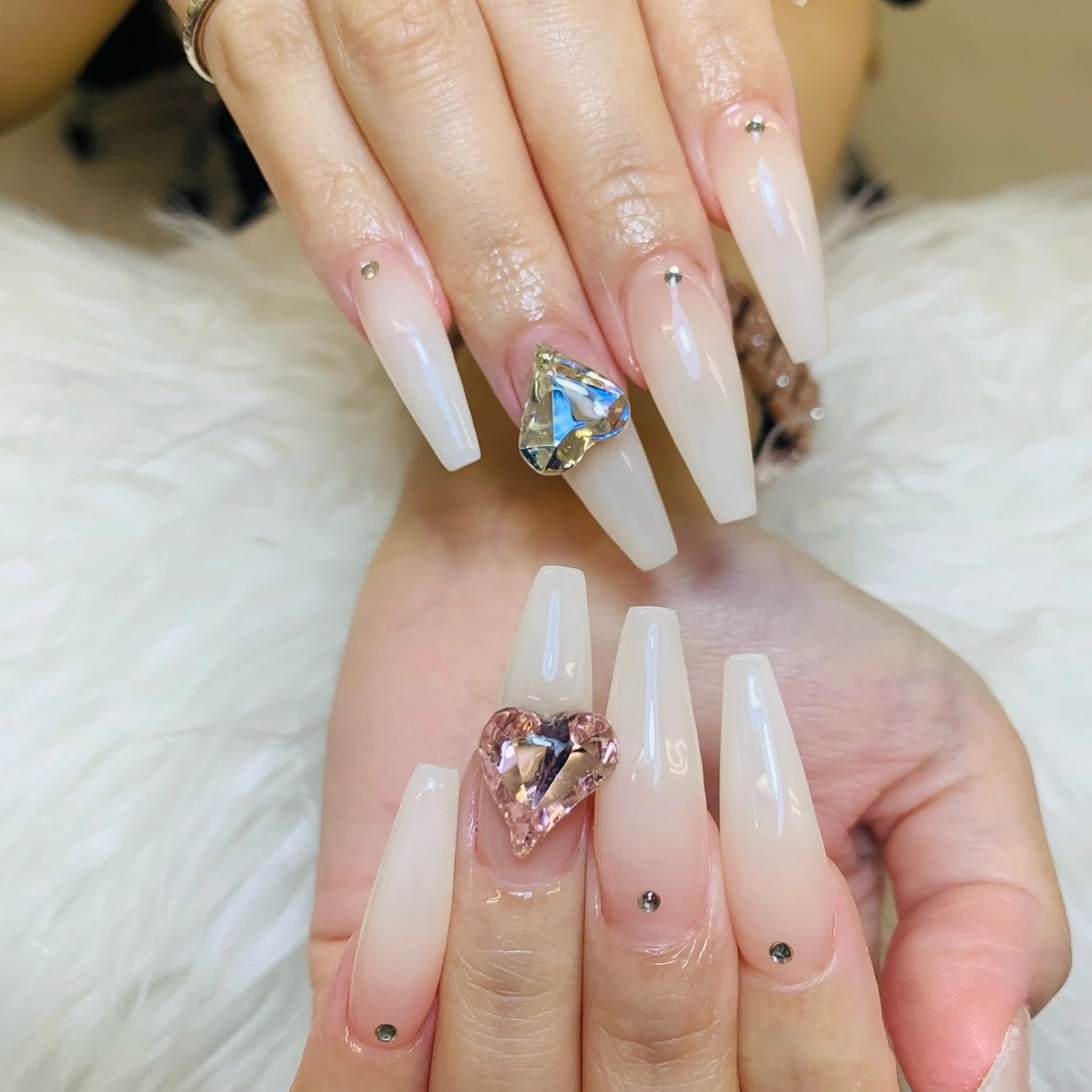 ネイル チークネイル 長さ出し フットネイル マグネットネイル 持ち込み ハンドネイル ANH NAIL ゴテゴテ専門店💎のネイルデザイン