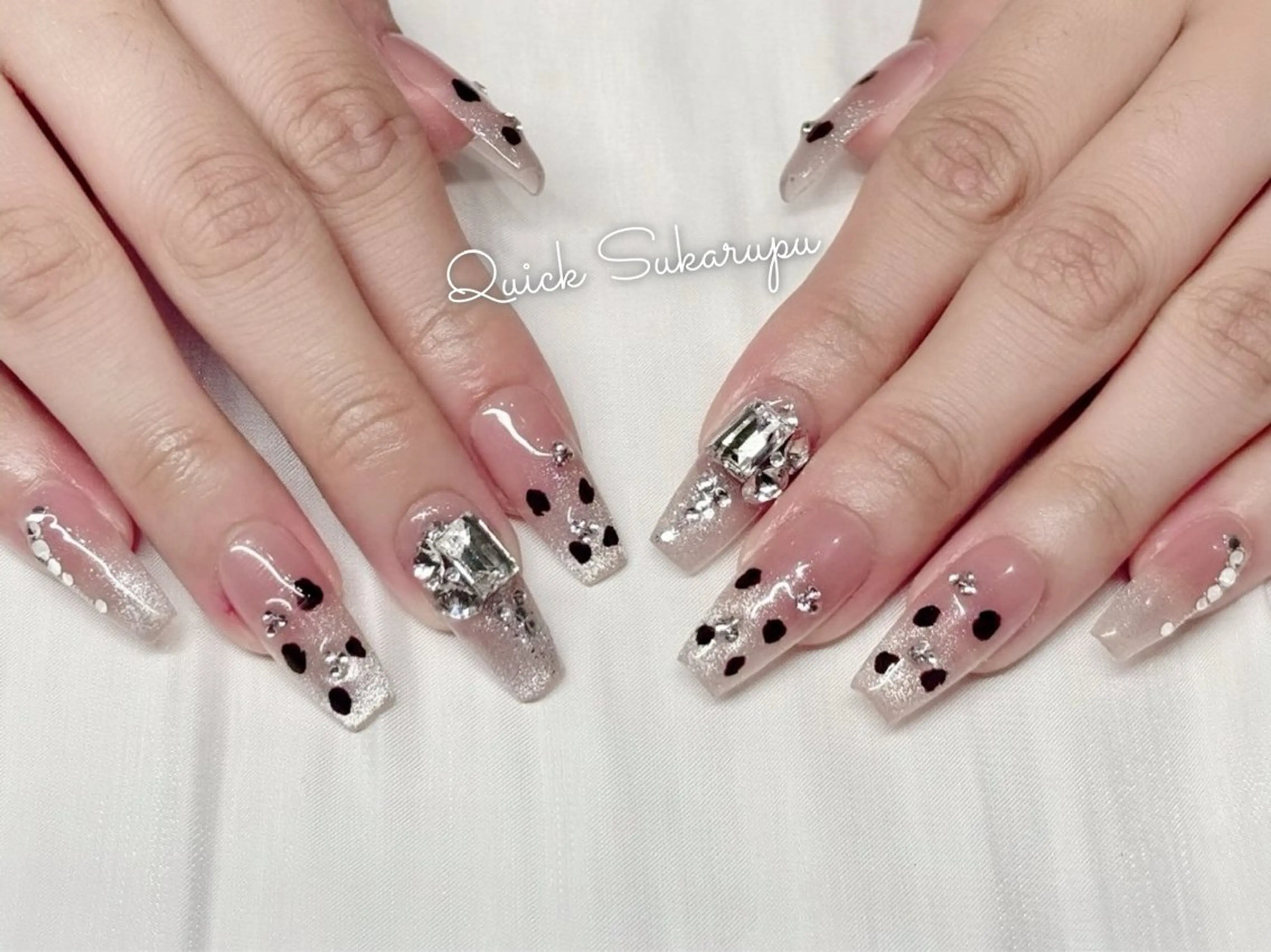ネイル Quick Sukarupu 新宿店所属・澤田 あれのネイルデザイン