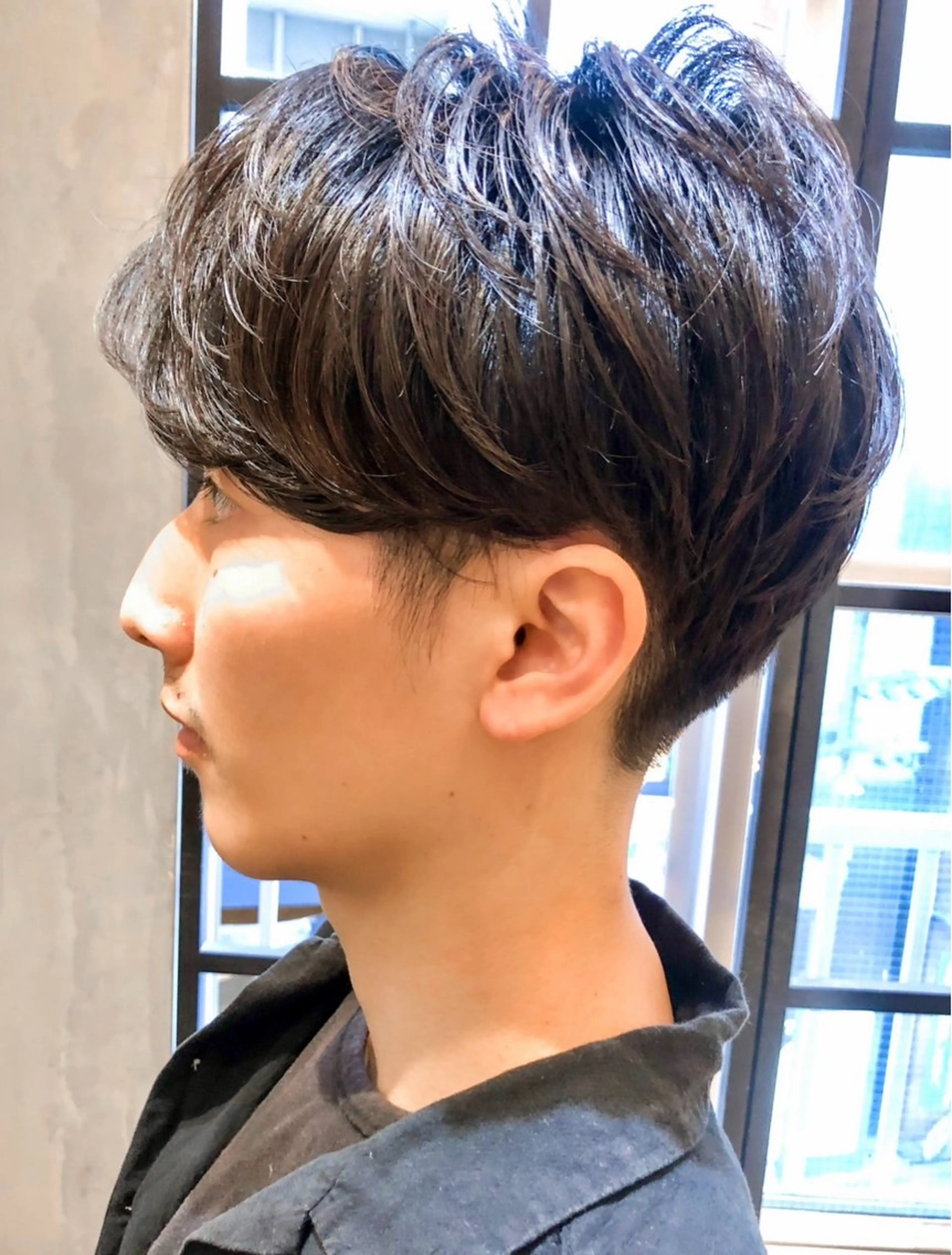 ショート パーマ メンズ ビジネス フェードカット メンズ韓国風 マッシュ メンズパーマ 新宿メンズ専門 髪質改善パーマ特化のヘアスタイル