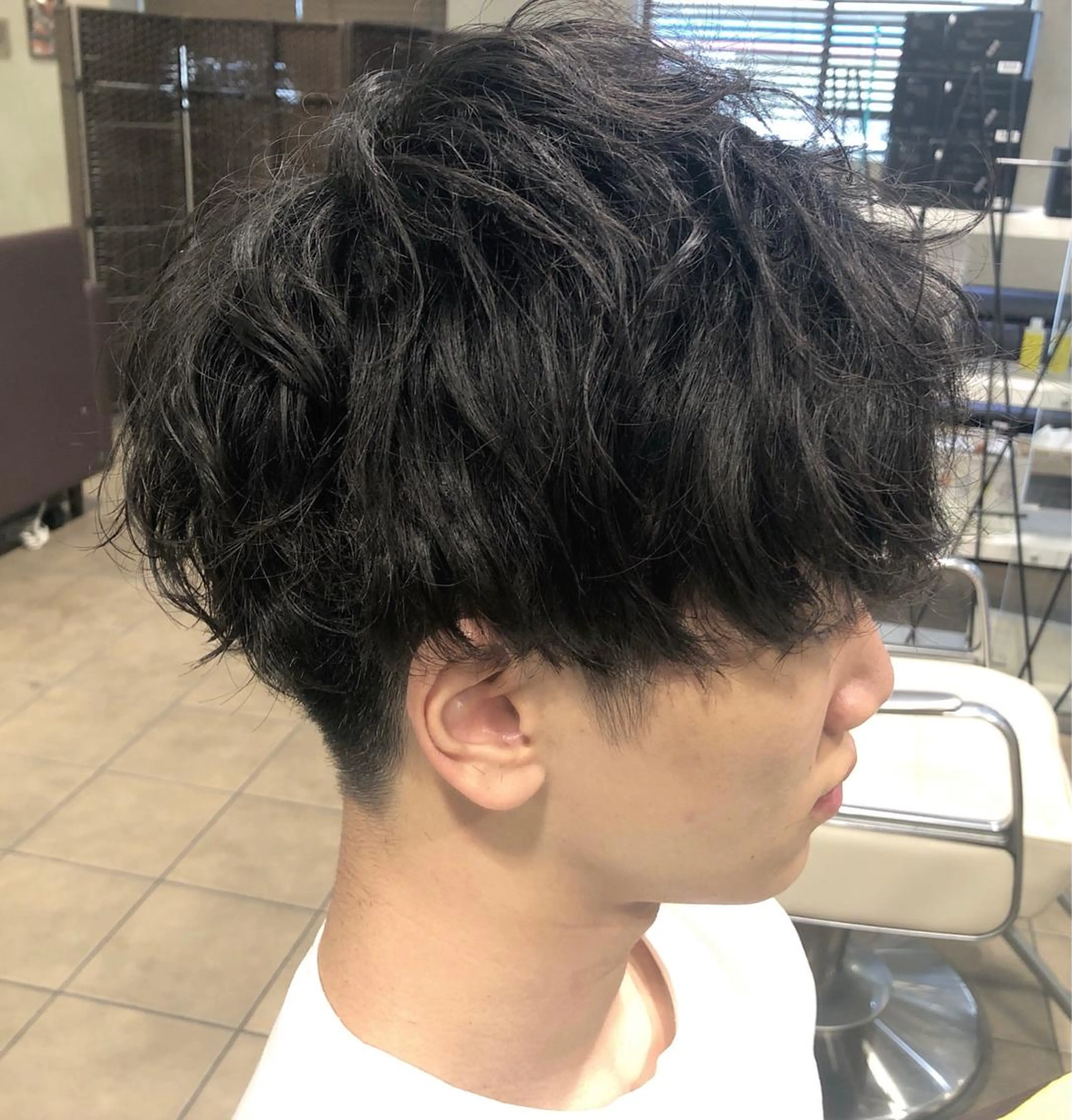 パーマ メンズ マッシュ メンズ レイヤー ウルフ 弓木啓輔のヘアスタイル