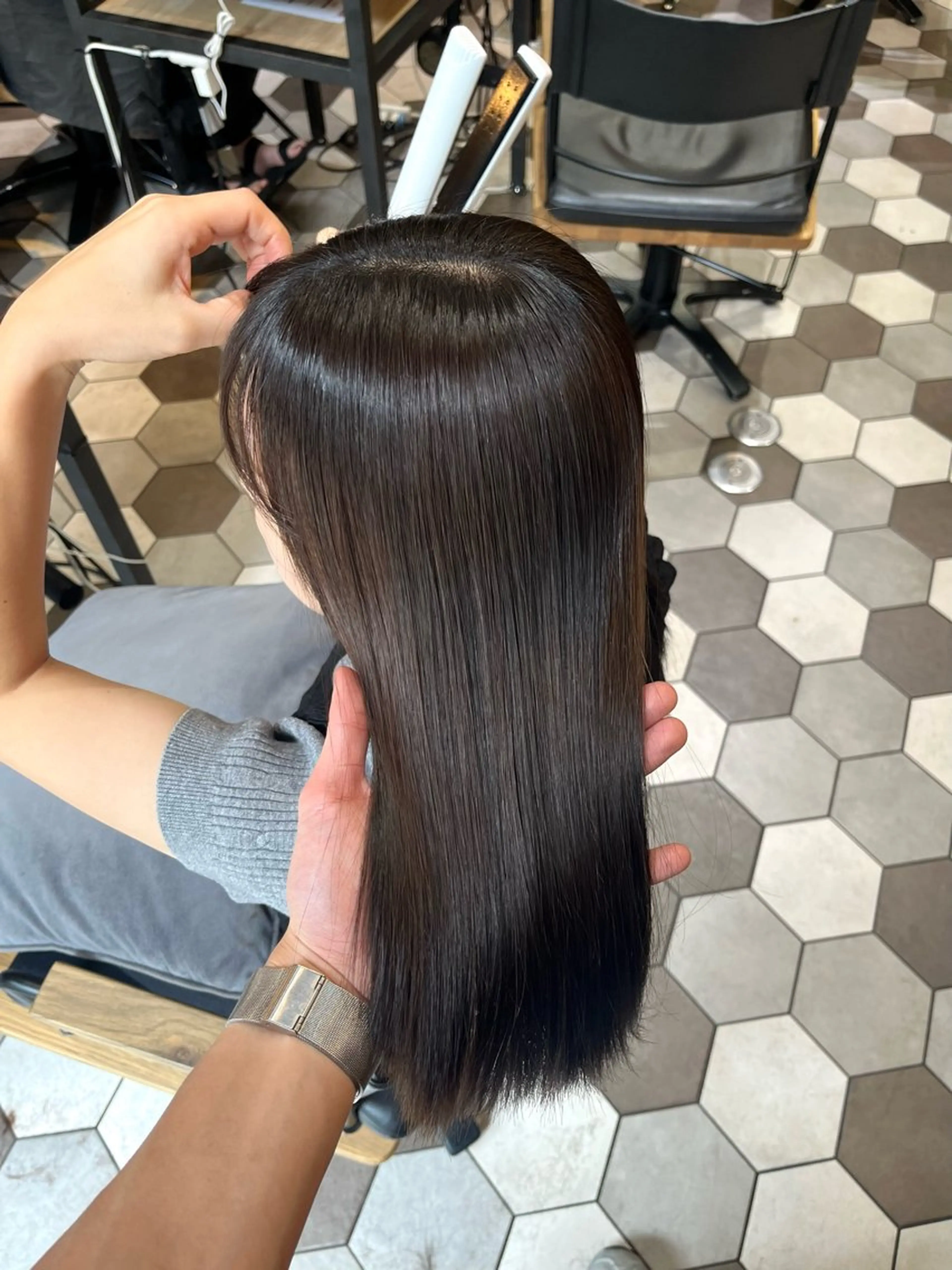 ロング カット ヘアカラー 縮毛矯正 トリートメント 石原 悠貴のヘアスタイル