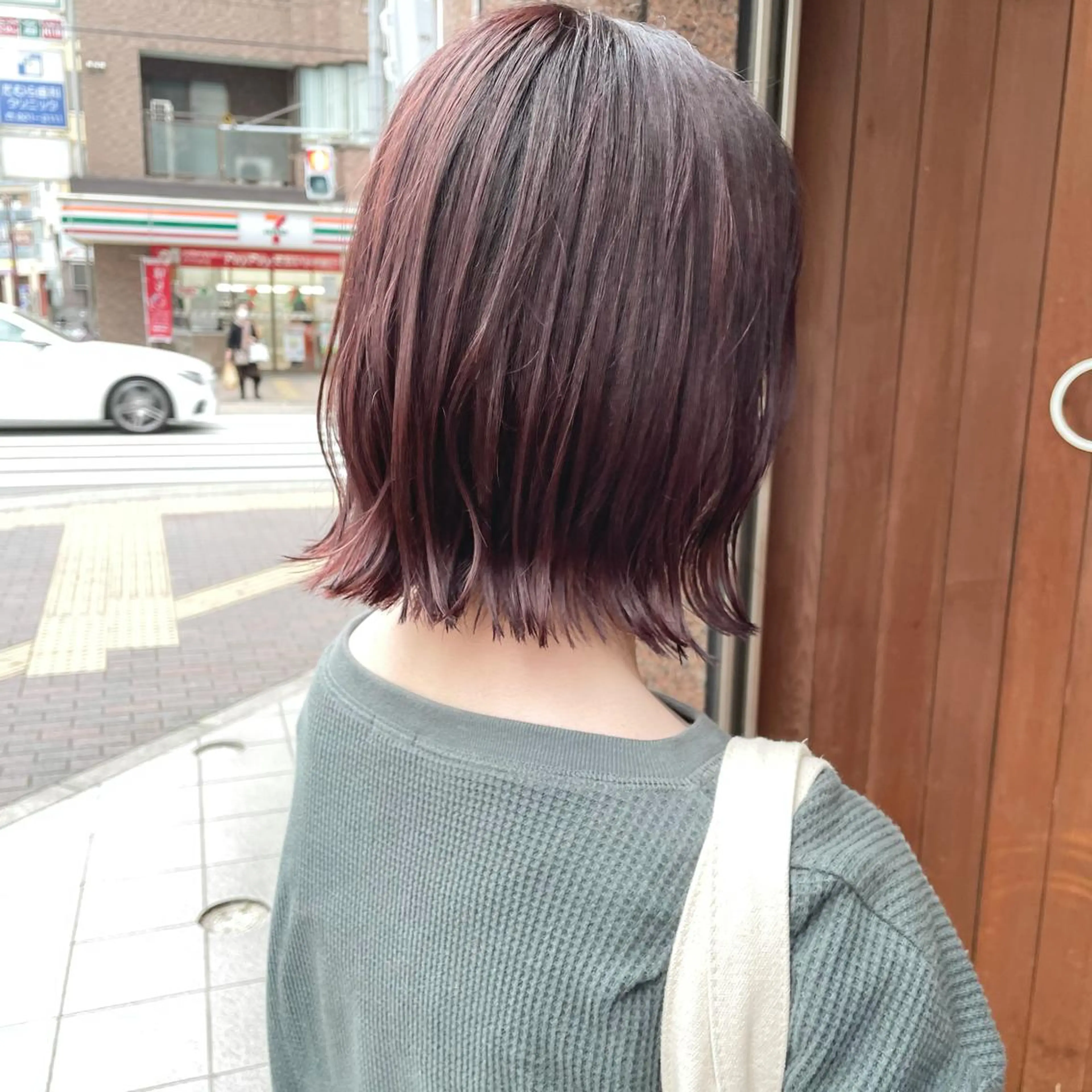 ミディアム カラー 切りっぱなしボブ ブラウンカラー ピンクカラー ピンクブラウン ボブ 鈴木 美穂のヘアスタイル