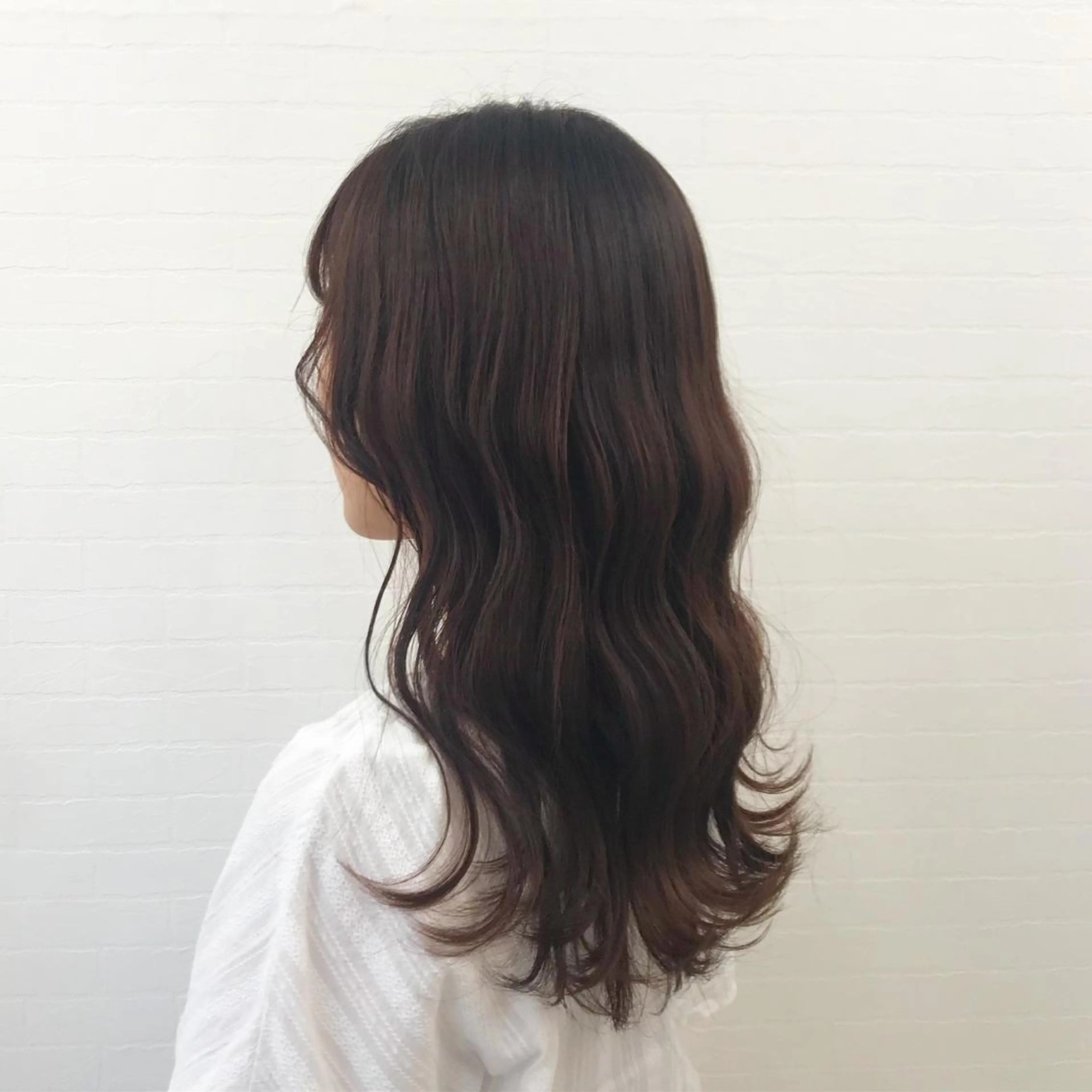 ロング カラー オリーブ/アッシュ やわらか透明感カラーのヘアスタイル