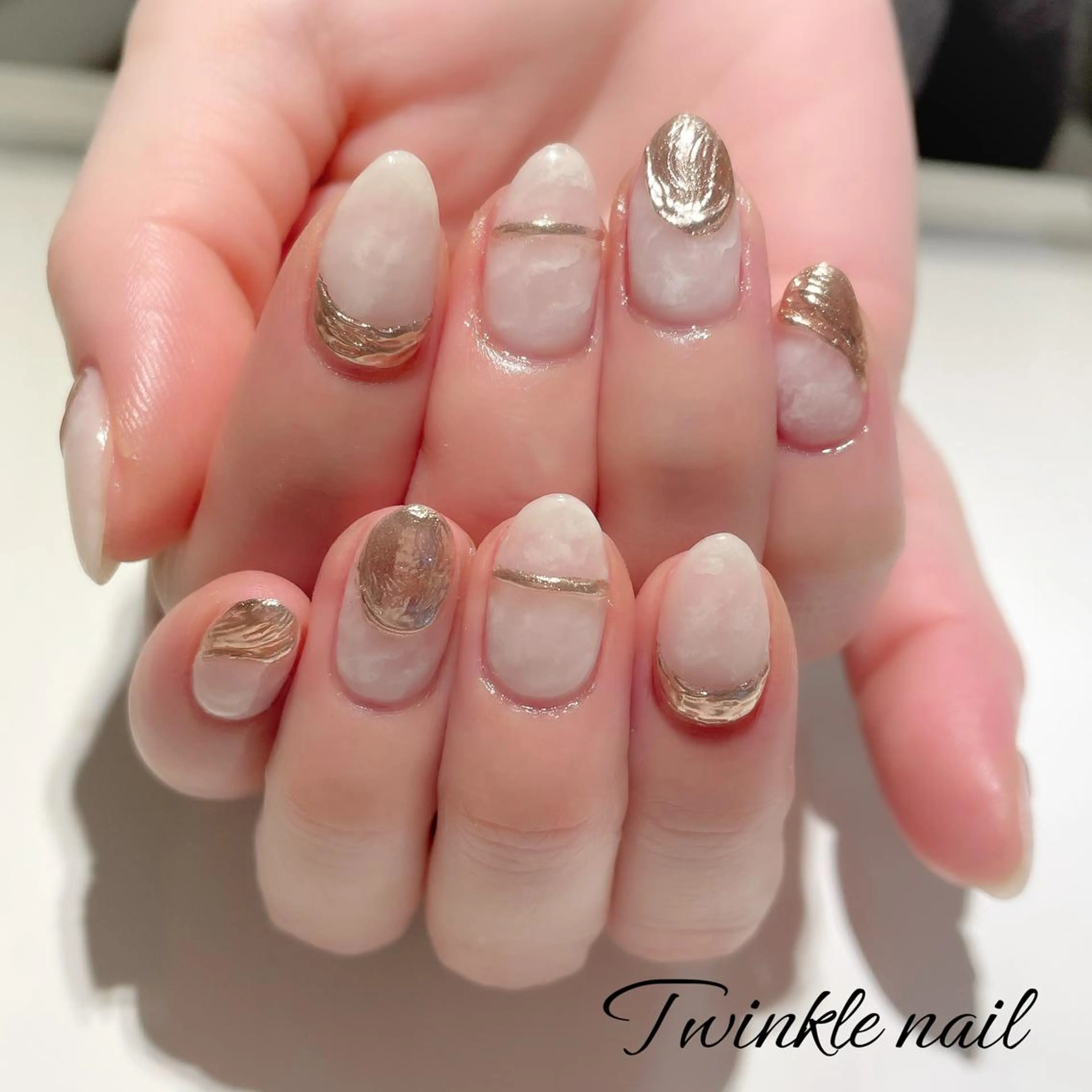 ネイル ハンドネイル ハンドケア 中井 綾香の眉毛・アイブロウイメージ