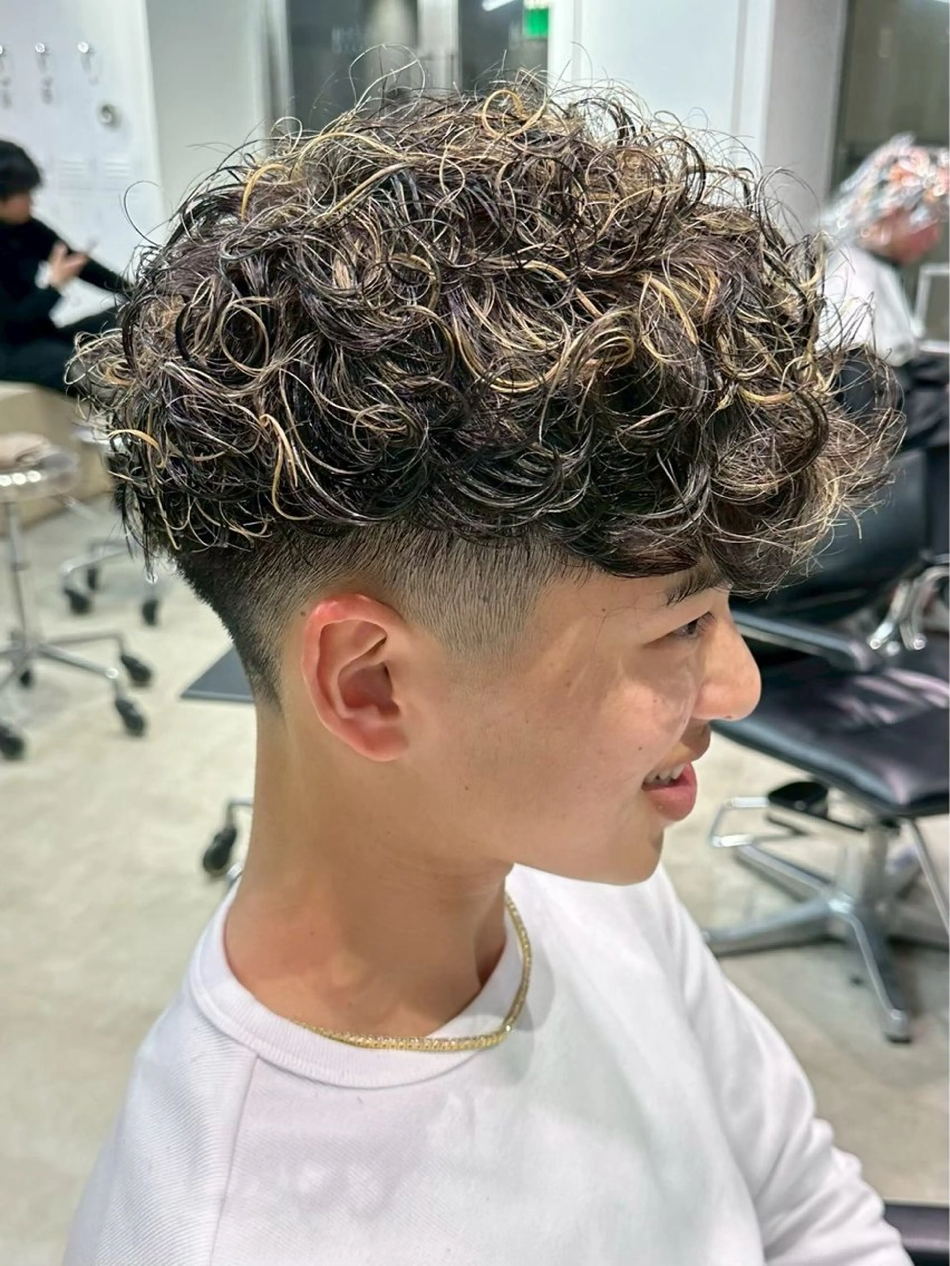 パーマ メンズ スペインカール 夏果⭐︎fifth 天神 海外風パーマのヘアスタイル