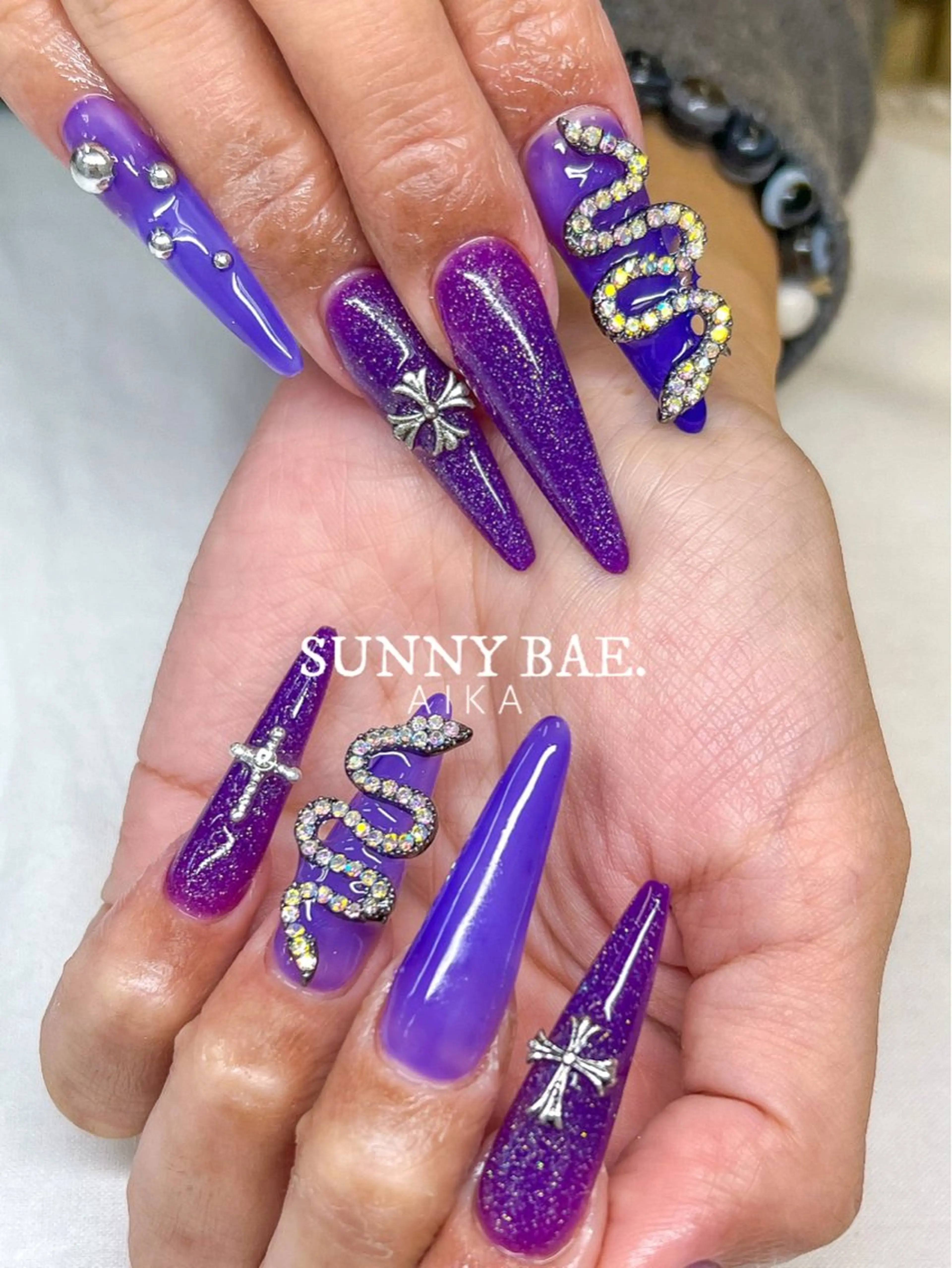 ネイル ジェルネイル キラキラネイル ロングネイル 持ち込み ワンカラーネイル Made By AIKAのネイルデザイン