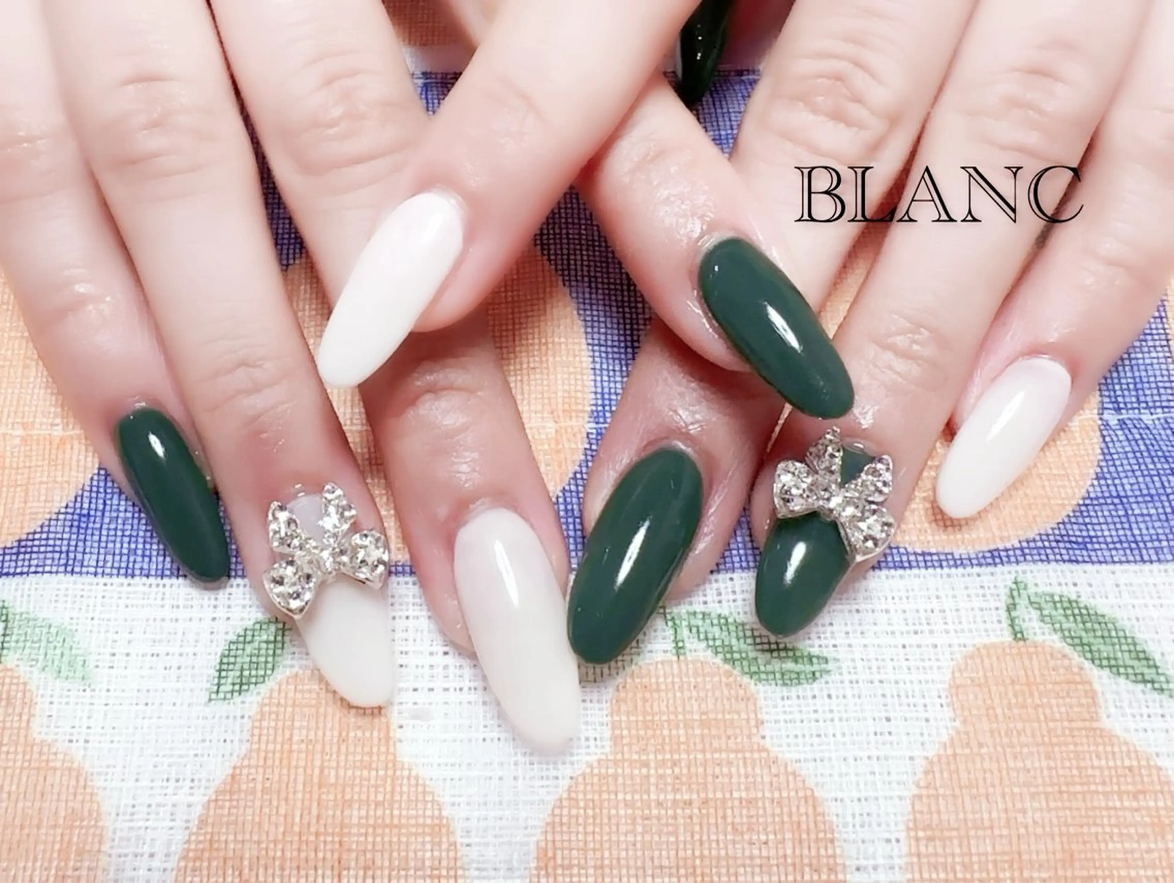 ネイル アートネイル 長さ出し ジェルネイル グラデーション 持ち込み ハンドネイル BLANC （ブラン）のネイルデザイン