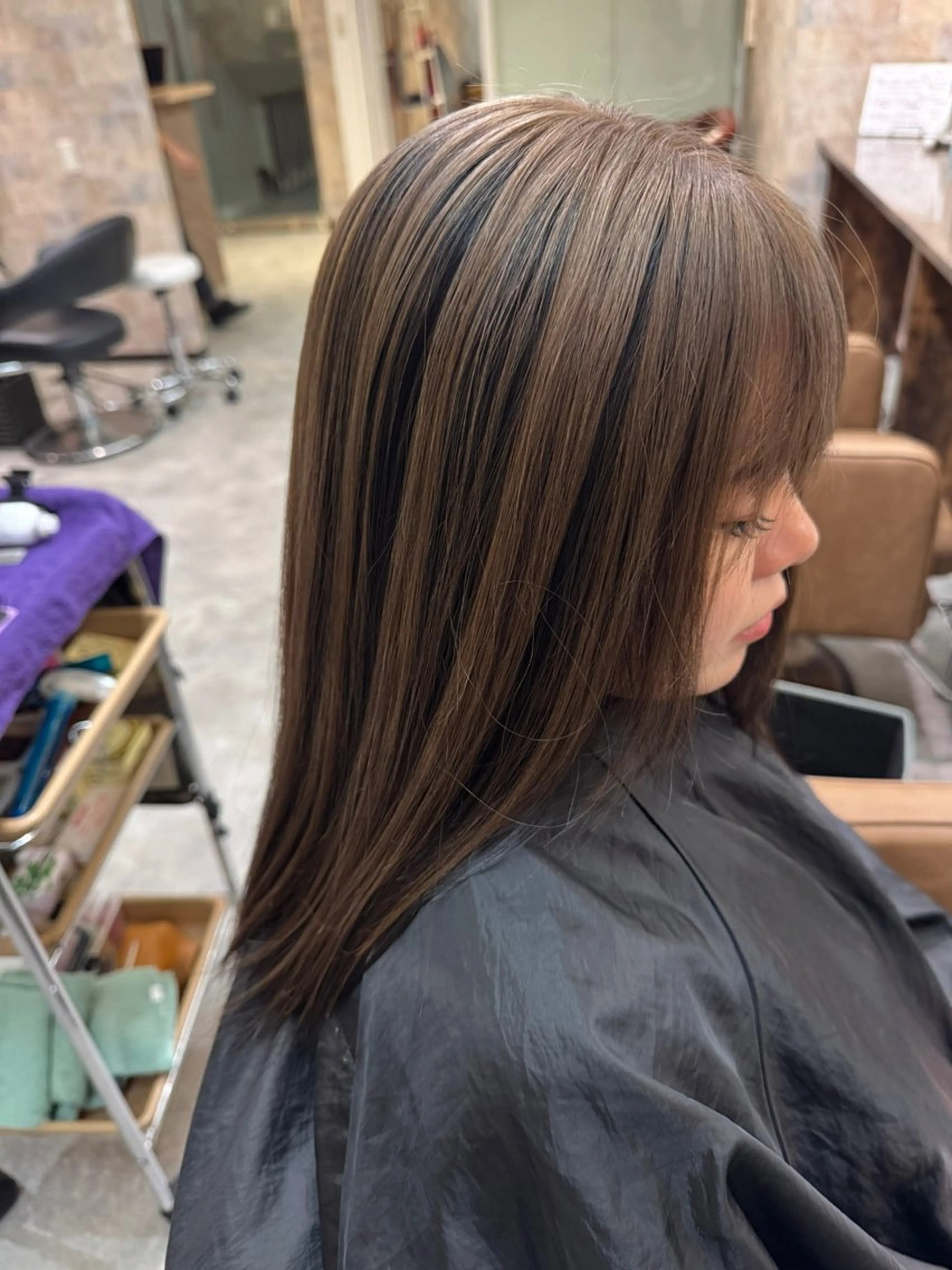 セミロング ヘアカラー 土屋朱理/ ハイトーンカラーのヘアスタイル