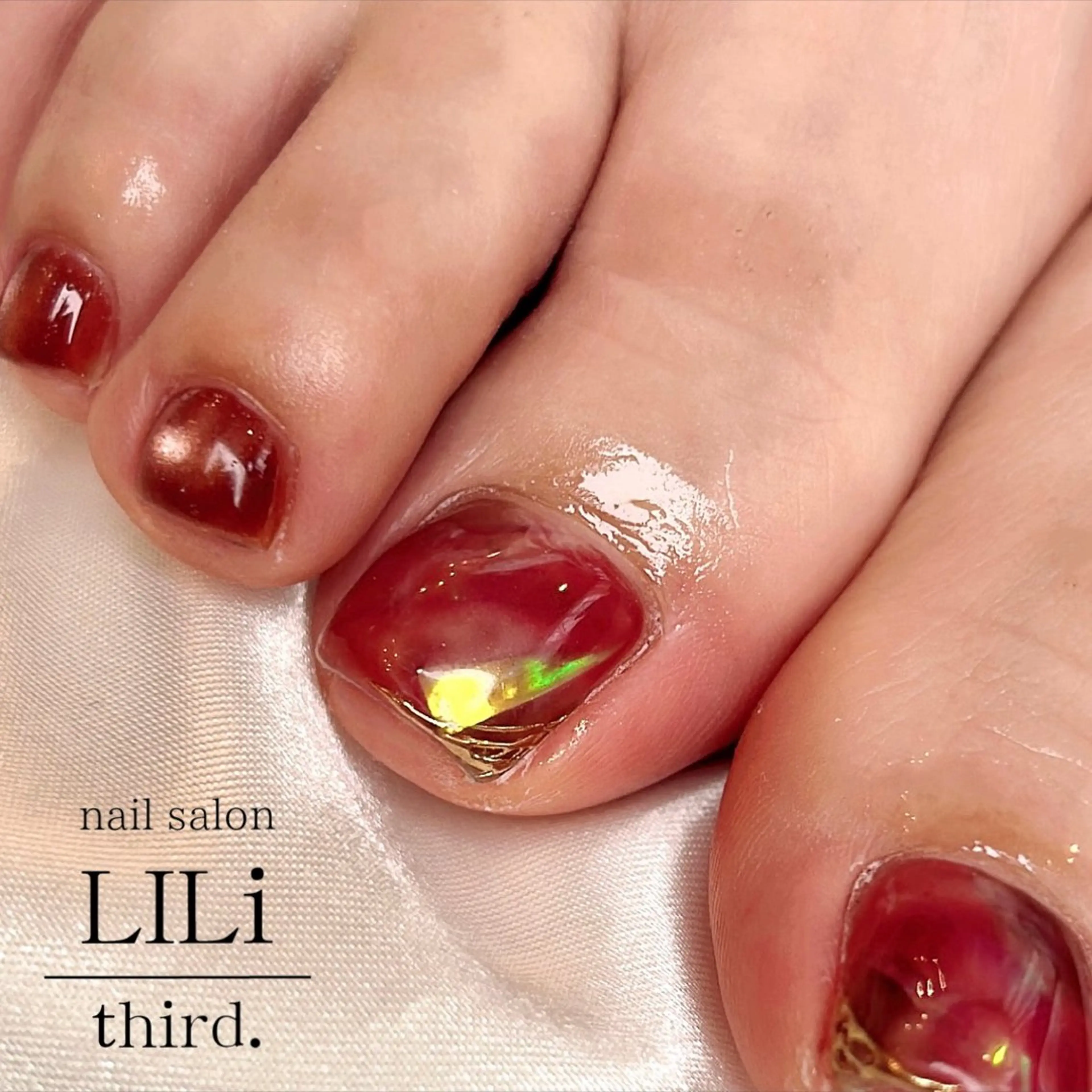 ネイル アートネイル ブラウン 赤色 nail salon LILi third.所属・Saya ᵕ̈*のネイルデザイン