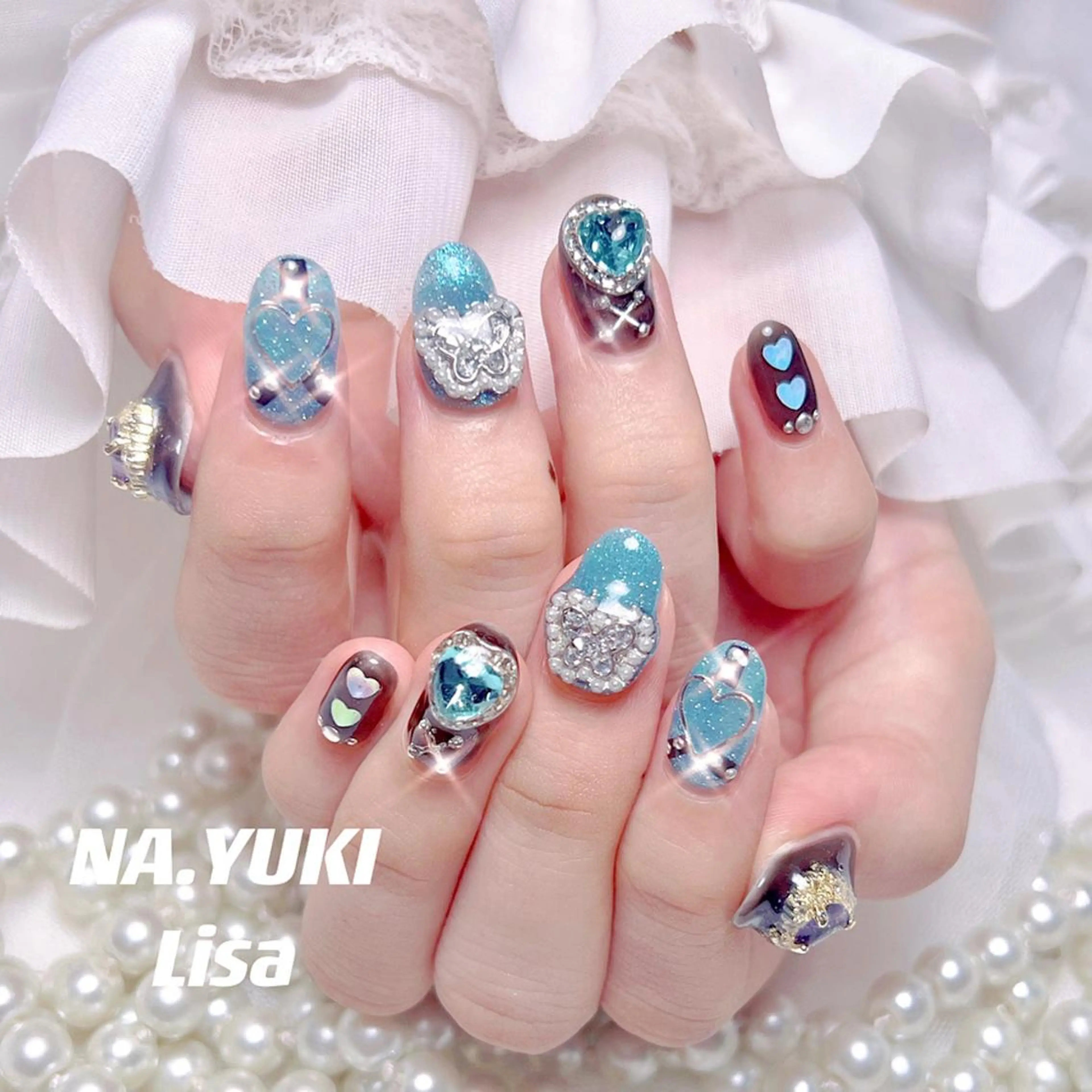 ネイル 🦋 Queenieのネイルデザイン