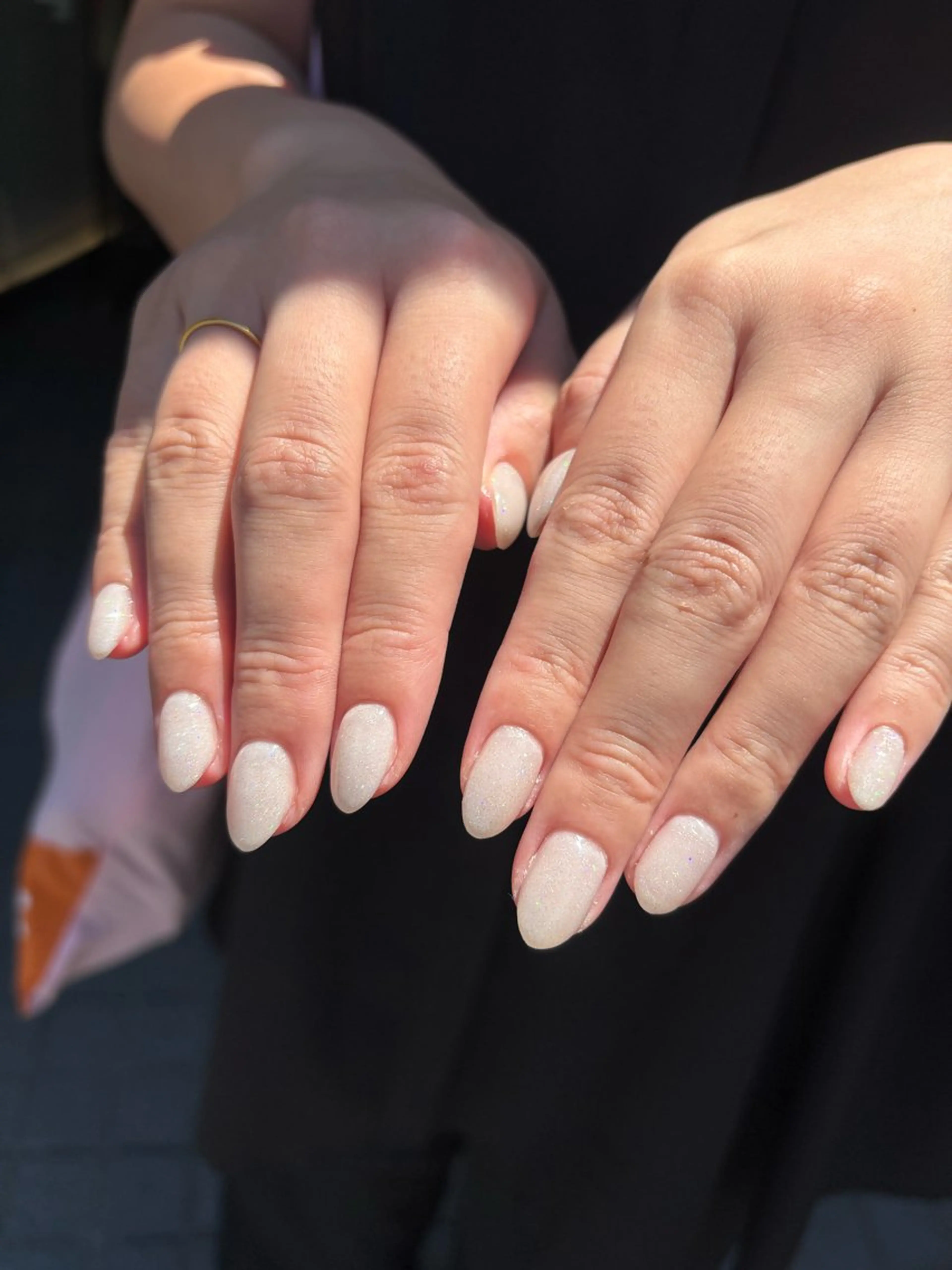 ネイル フラッシュネイル キラキラネイル ラメ(グリッター) ワンカラーネイル シンプルネイル ハンドネイル ハンドケア 🎀NAIL🎀 AI🪄︎︎◝✩のネイルデザイン