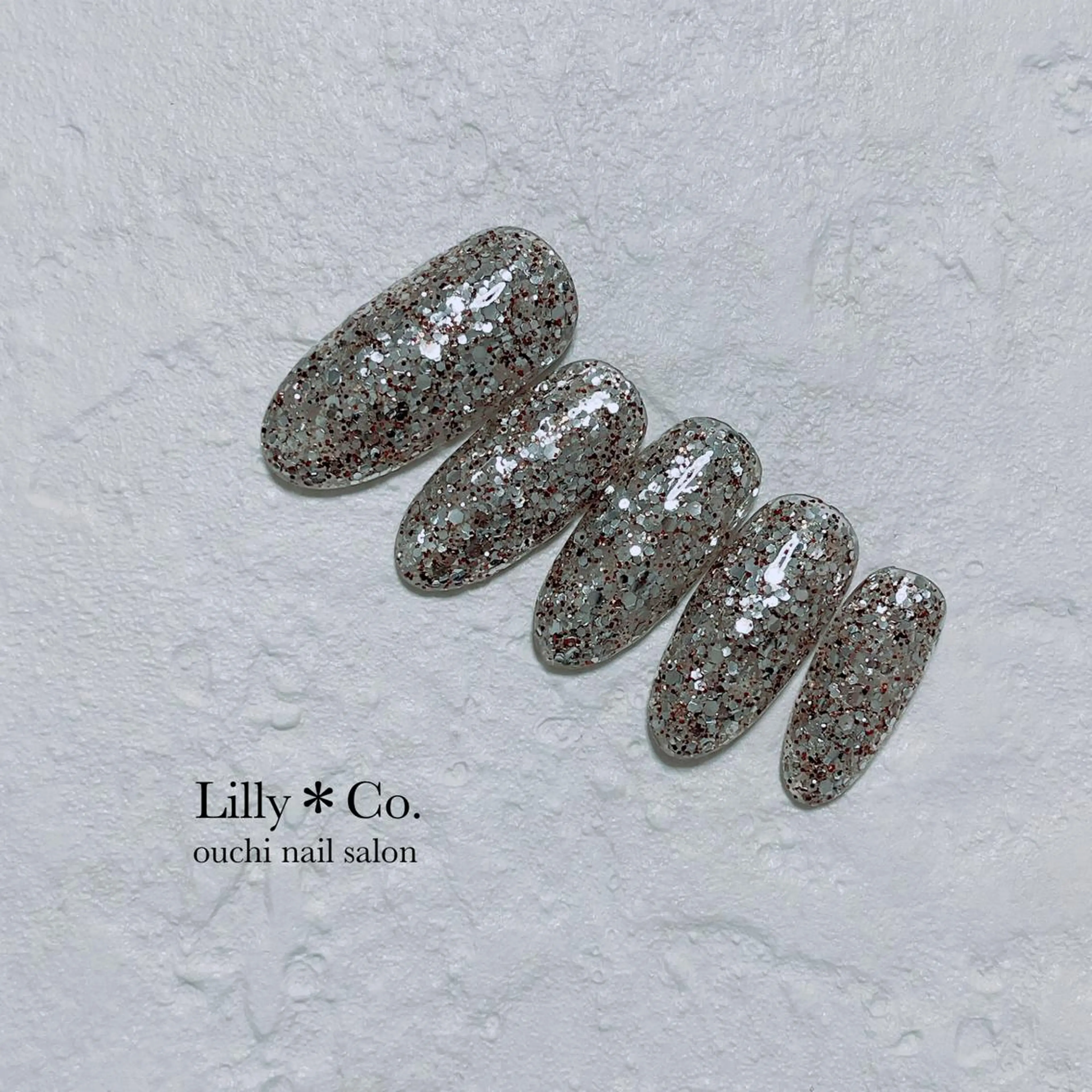 ネイル ラメ(グリッター) ワンカラーネイル ハンドネイル ハンドケア Lilly Co.のネイルデザイン