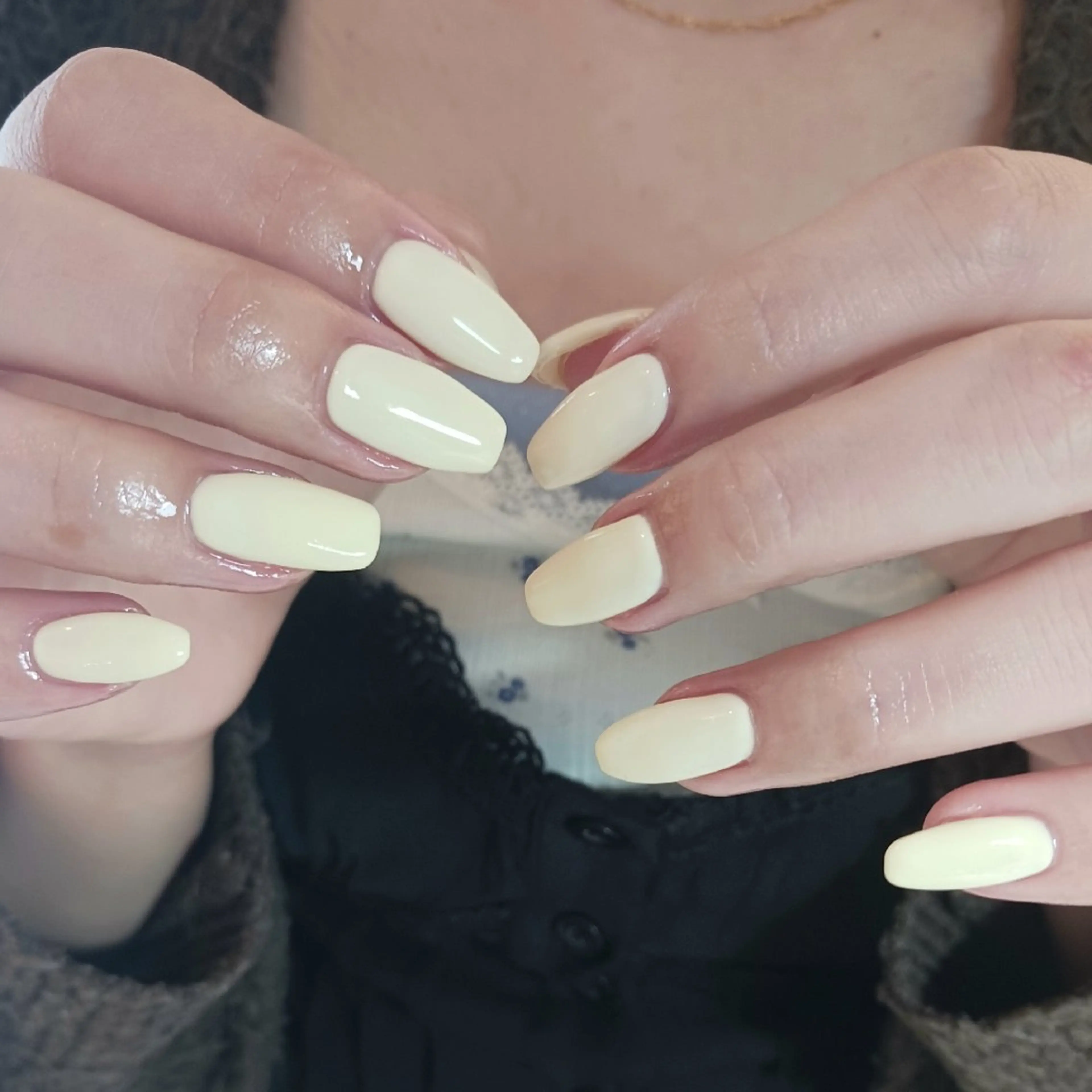 ネイル 持ち込み ワンカラーネイル パステルネイル 春ネイル 黄色 ハンドネイル owlnail /持込みデザイン専門のネイルデザイン