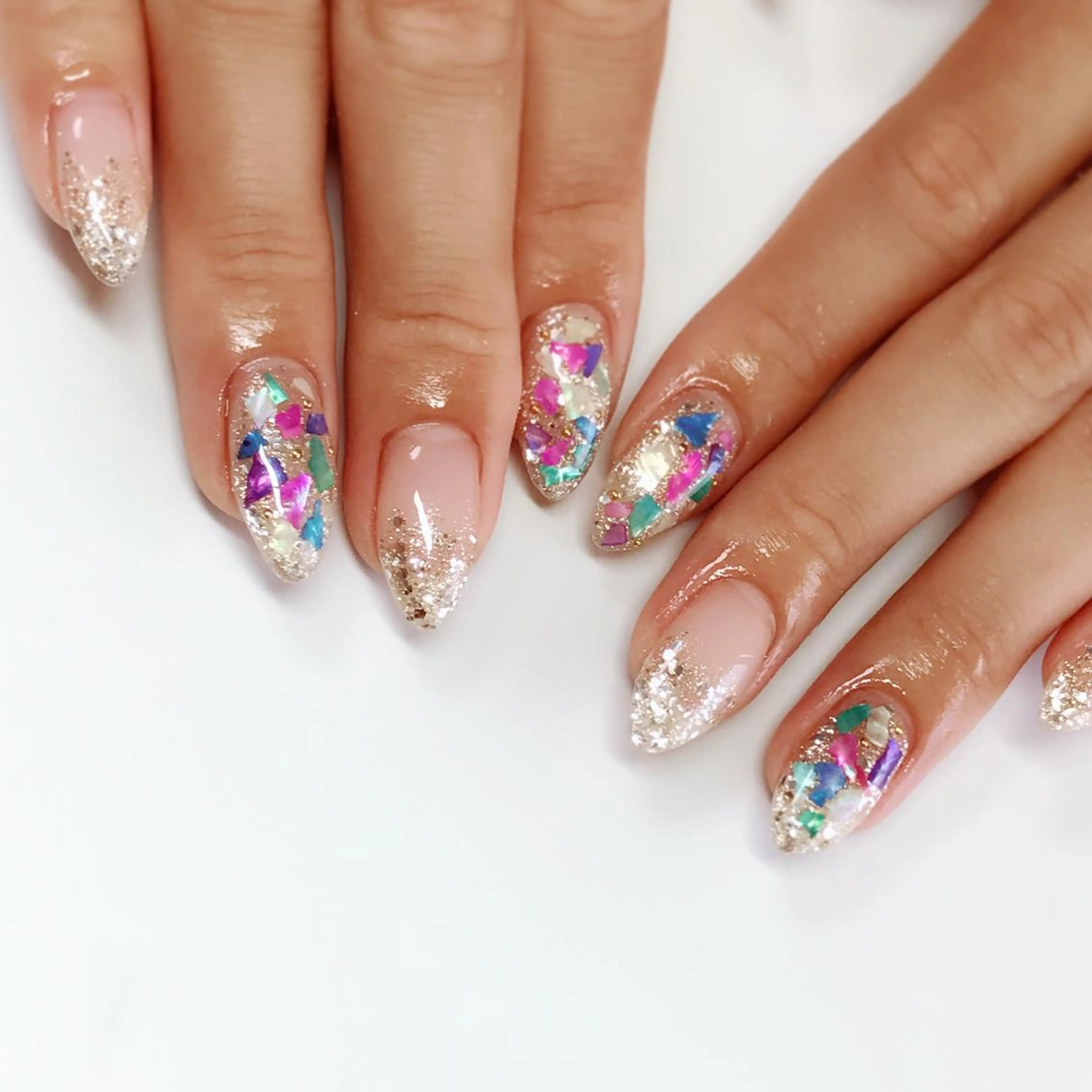 ネイル ハンドネイル 《カメレオン》 西田美輝のヘアスタイル