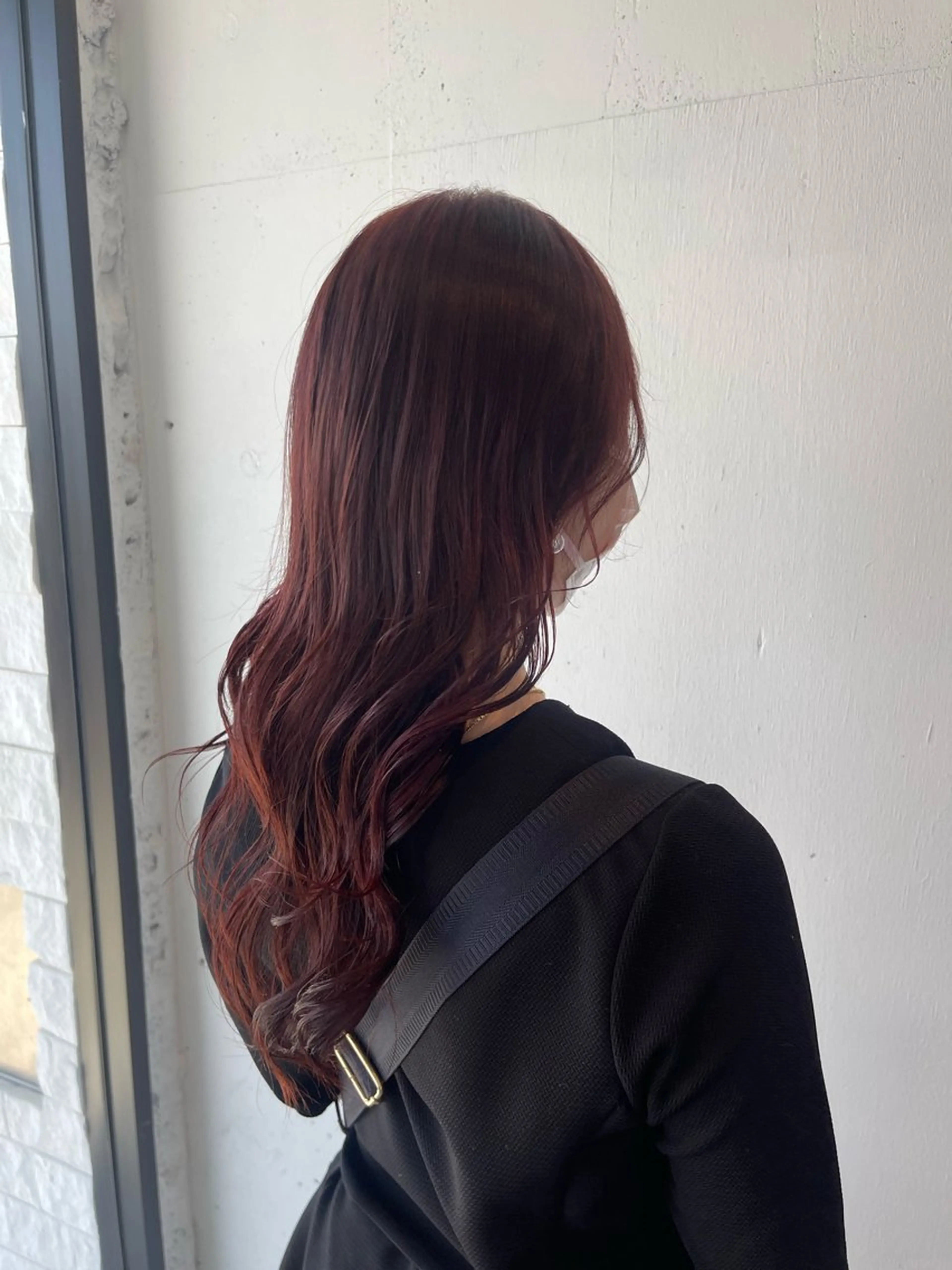 セミロング ヘアカラー 縮毛矯正🐼暖色 根本侑季のヘアスタイル